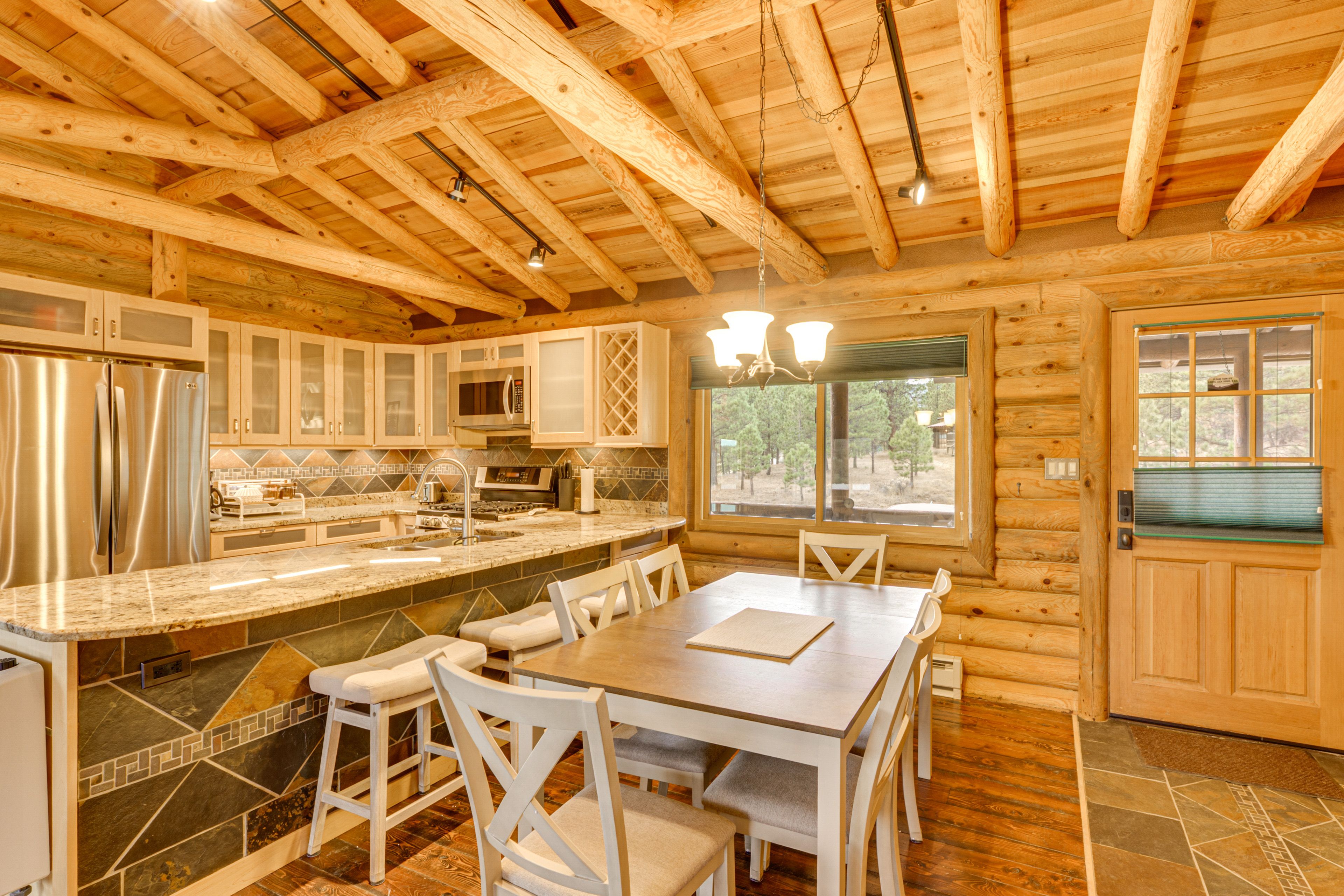 Dining Area | Dishware & Flatware Provided