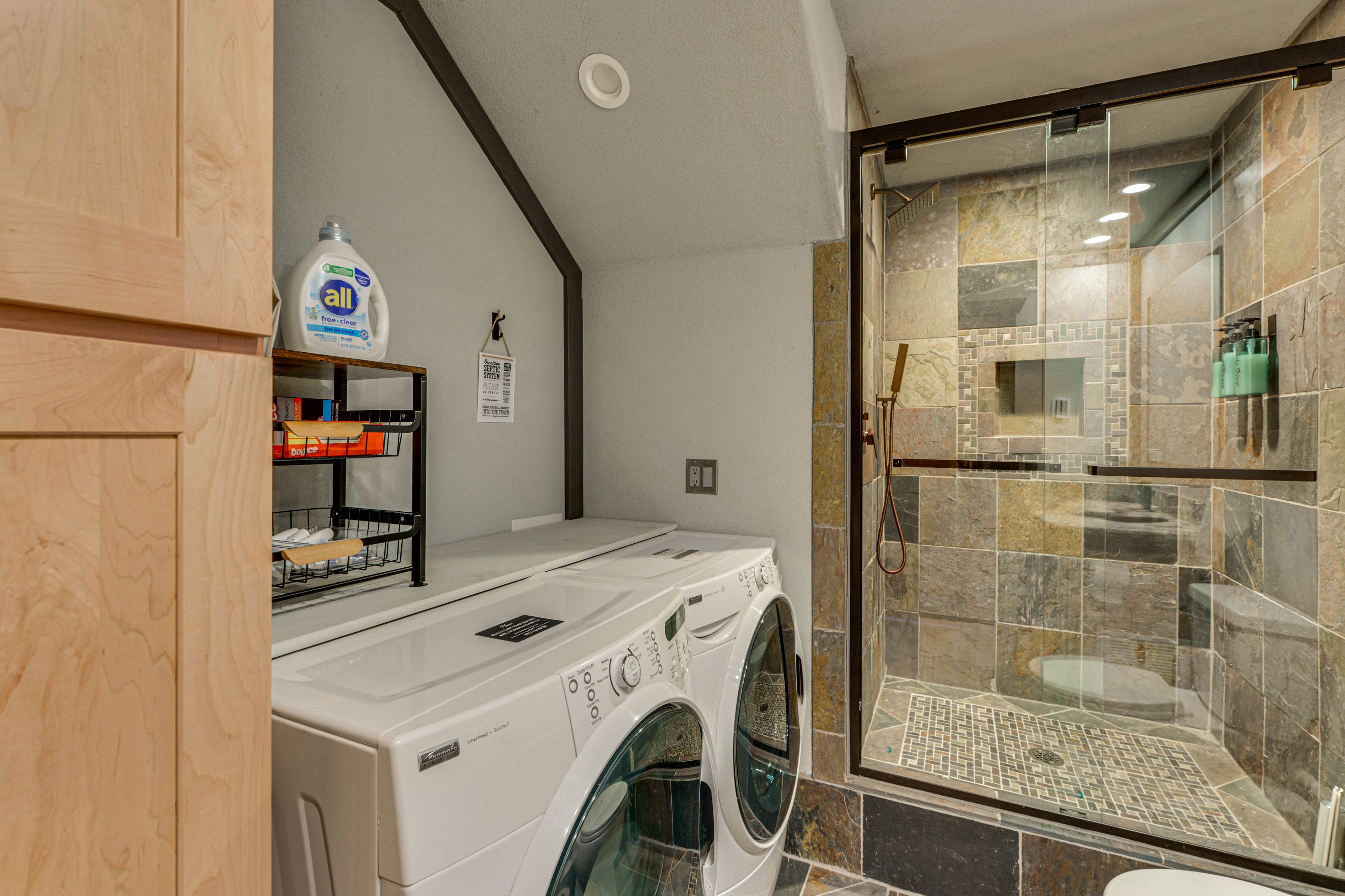 Washer & Dryer | Lower Level