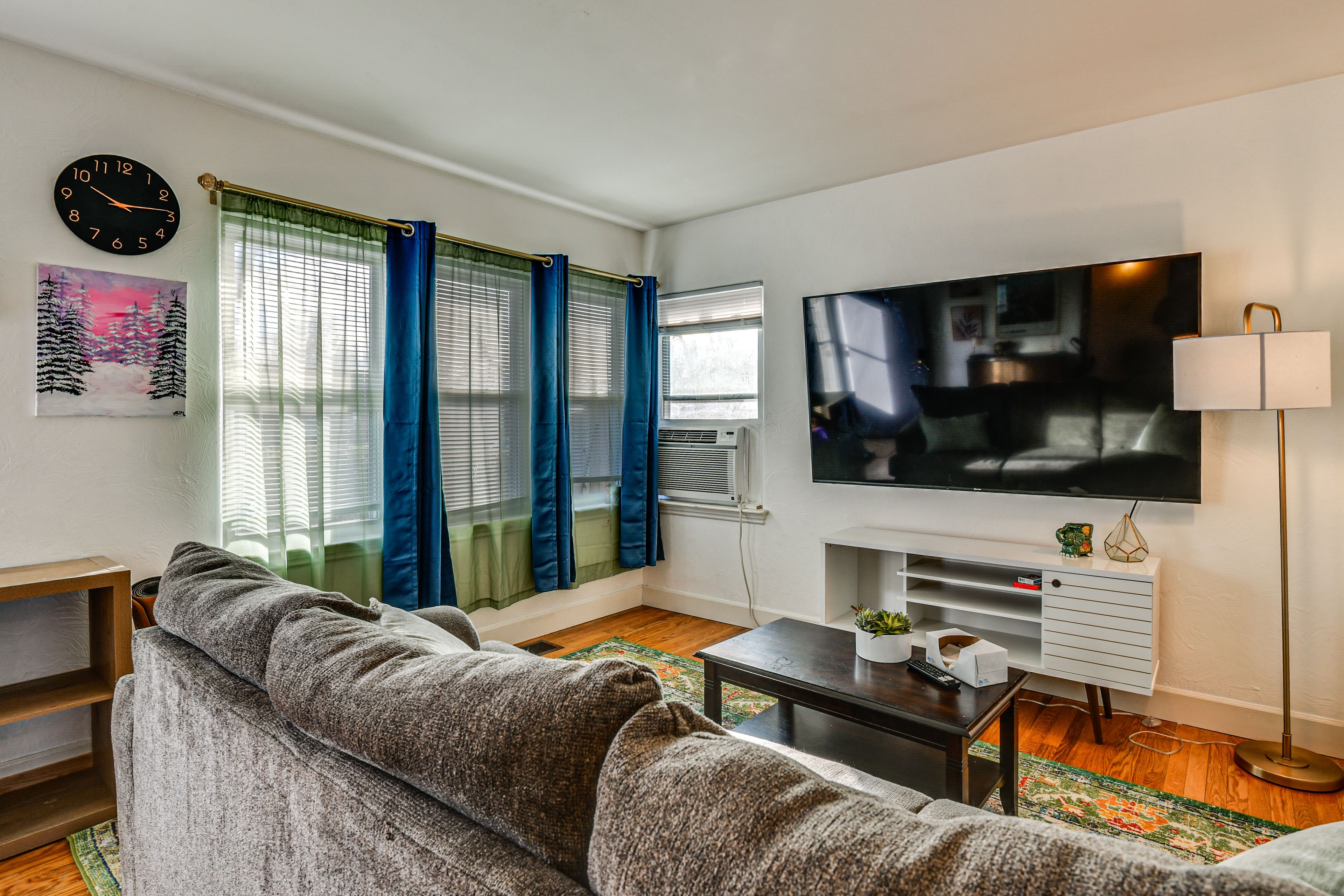 Aurora Vacation Rental | 2BR | 1BA | 900 Sq Ft | Steps Required