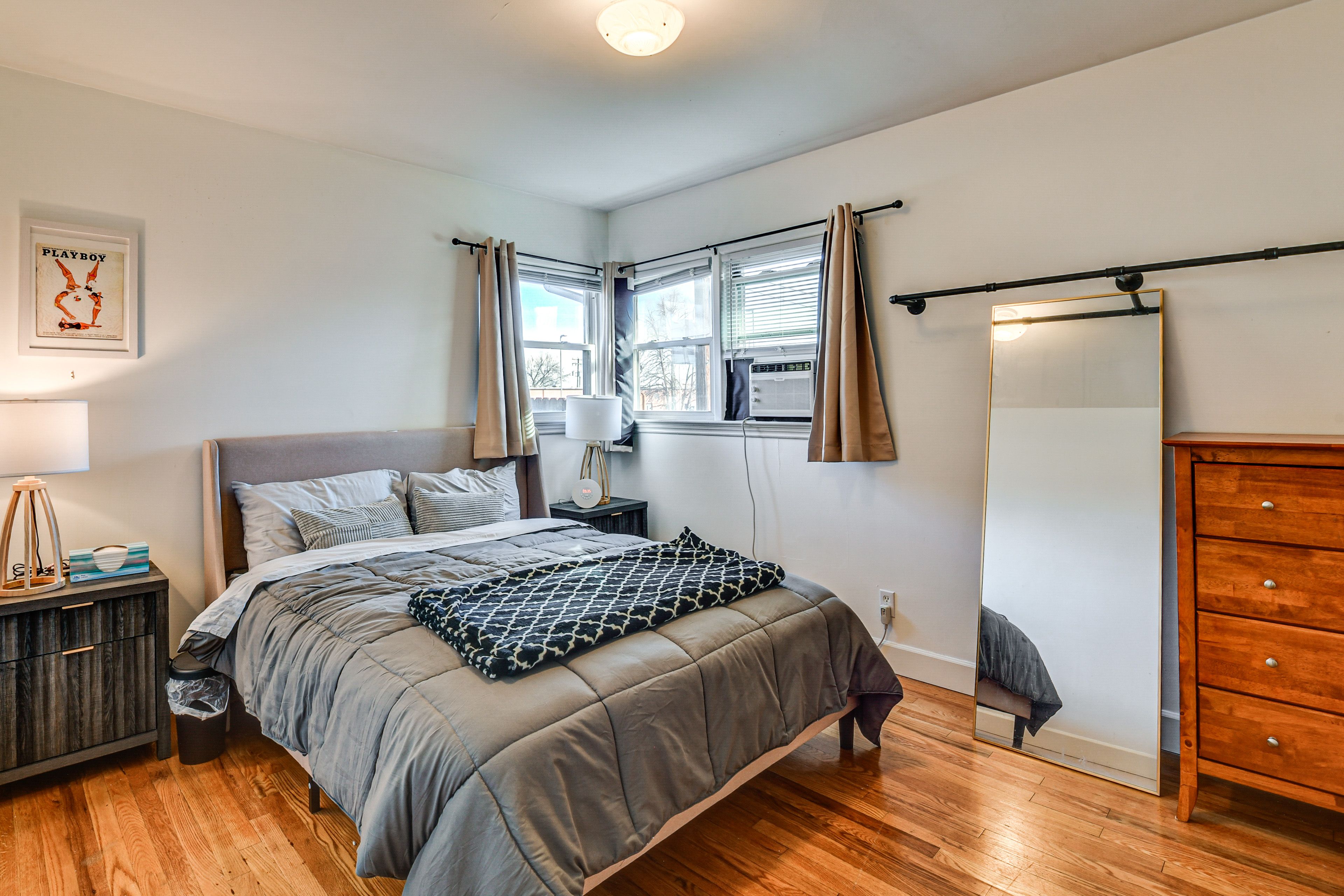 Bedroom 1 | Queen Bed