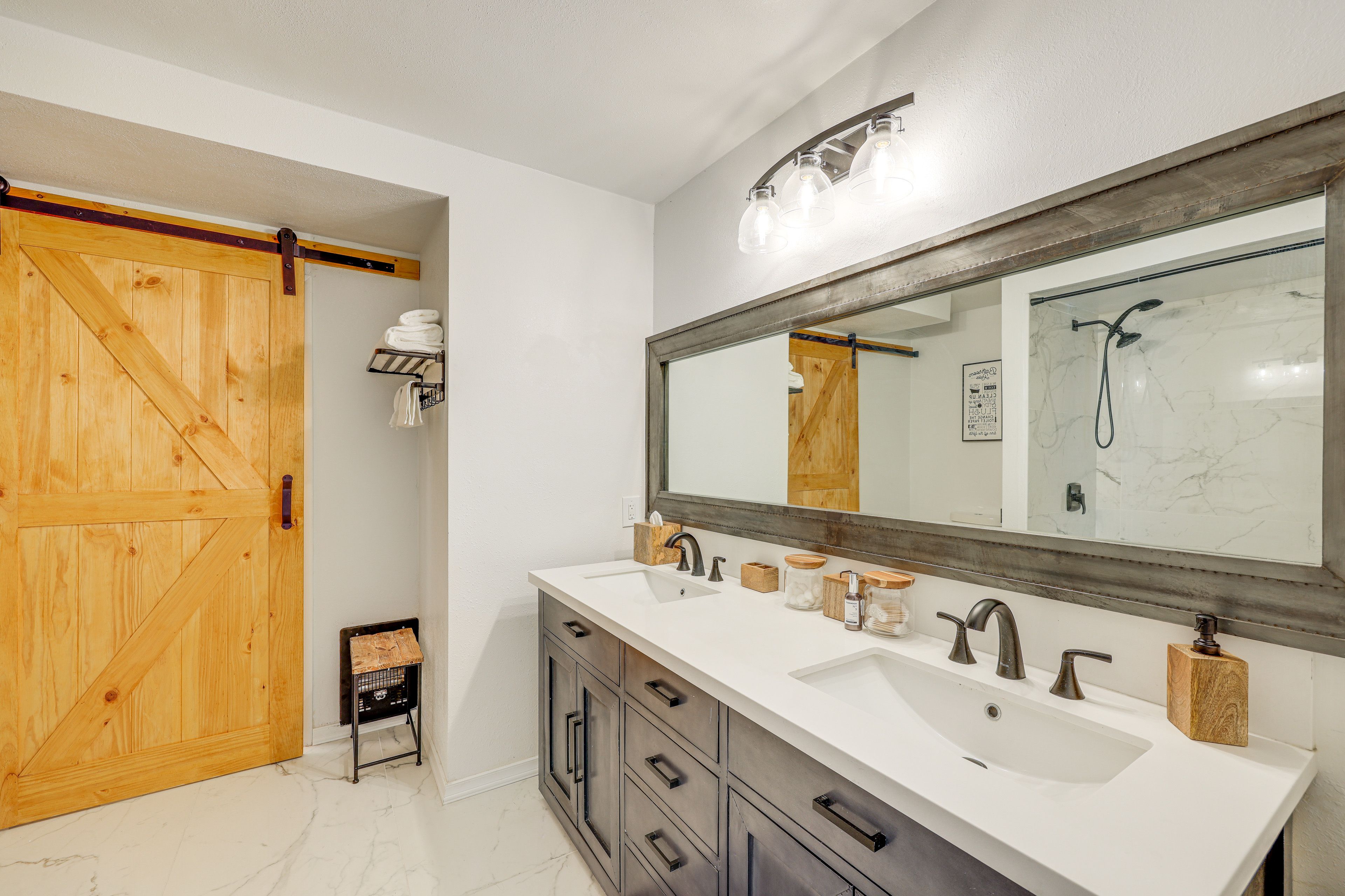 Full Bathroom | 1st Floor