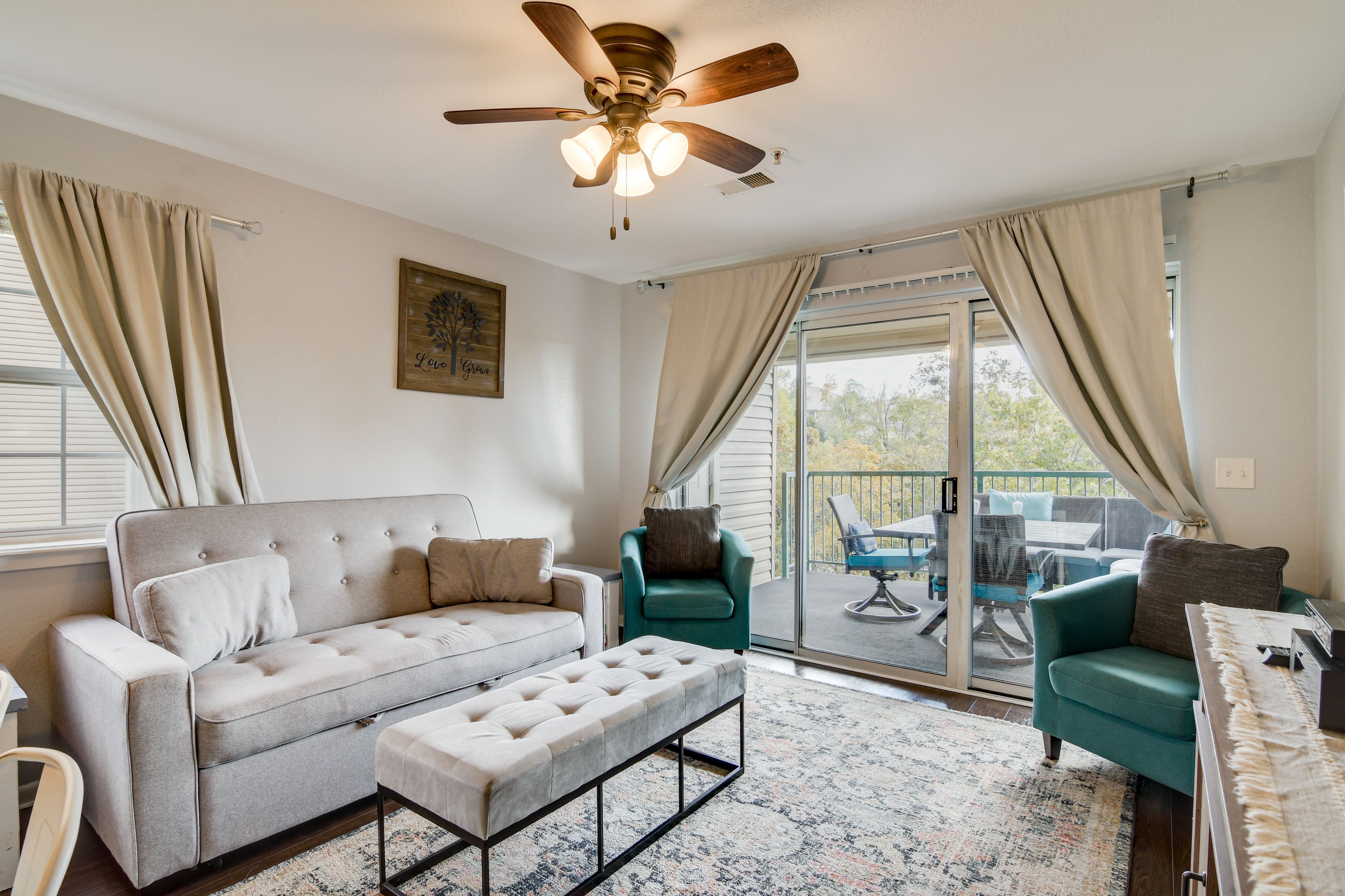 Branson Vacation Rental | 2BR | 2BA | 925 Sq Ft | Stairs to Enter