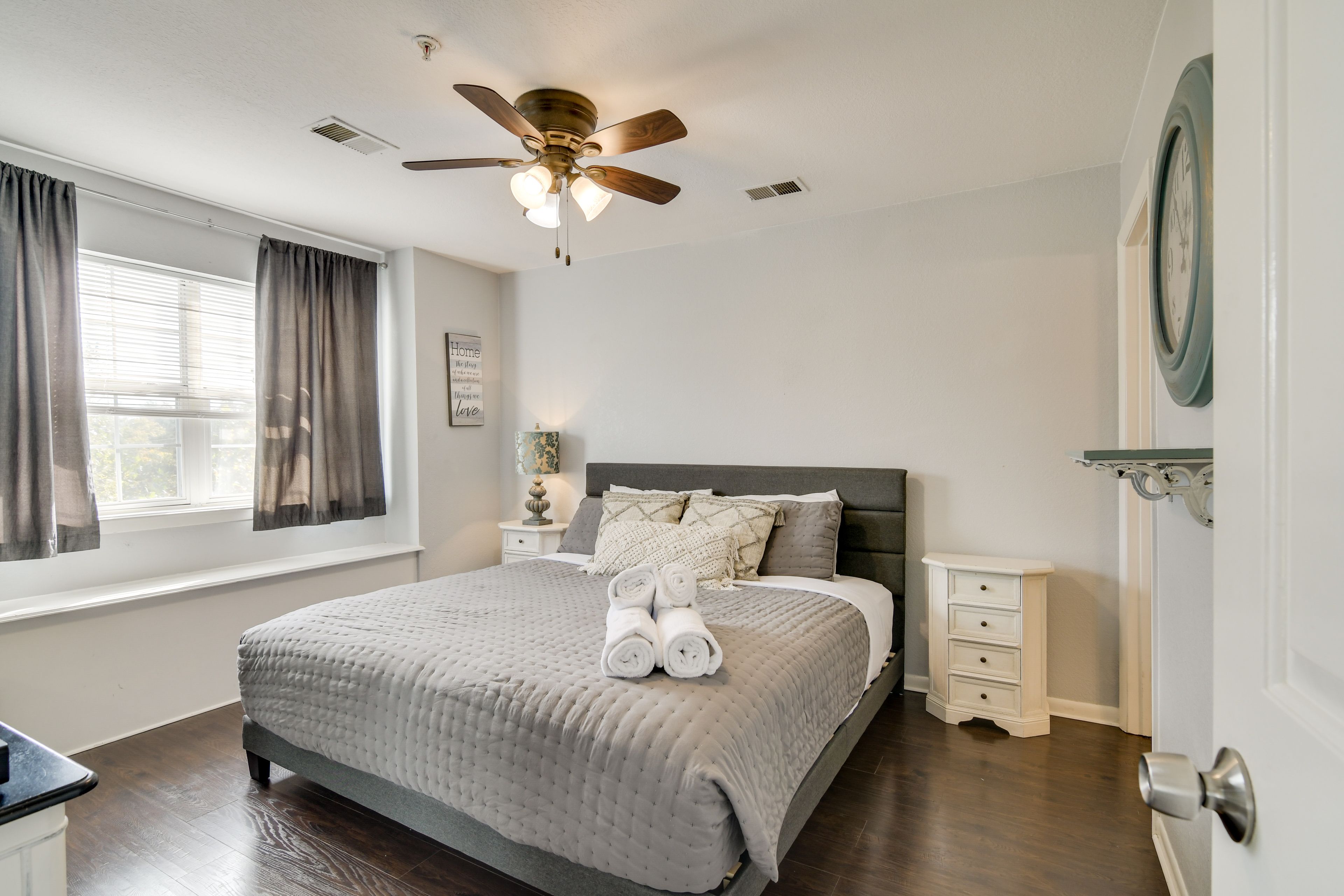 Bedroom 1 | King Bed | En-Suite Bathroom