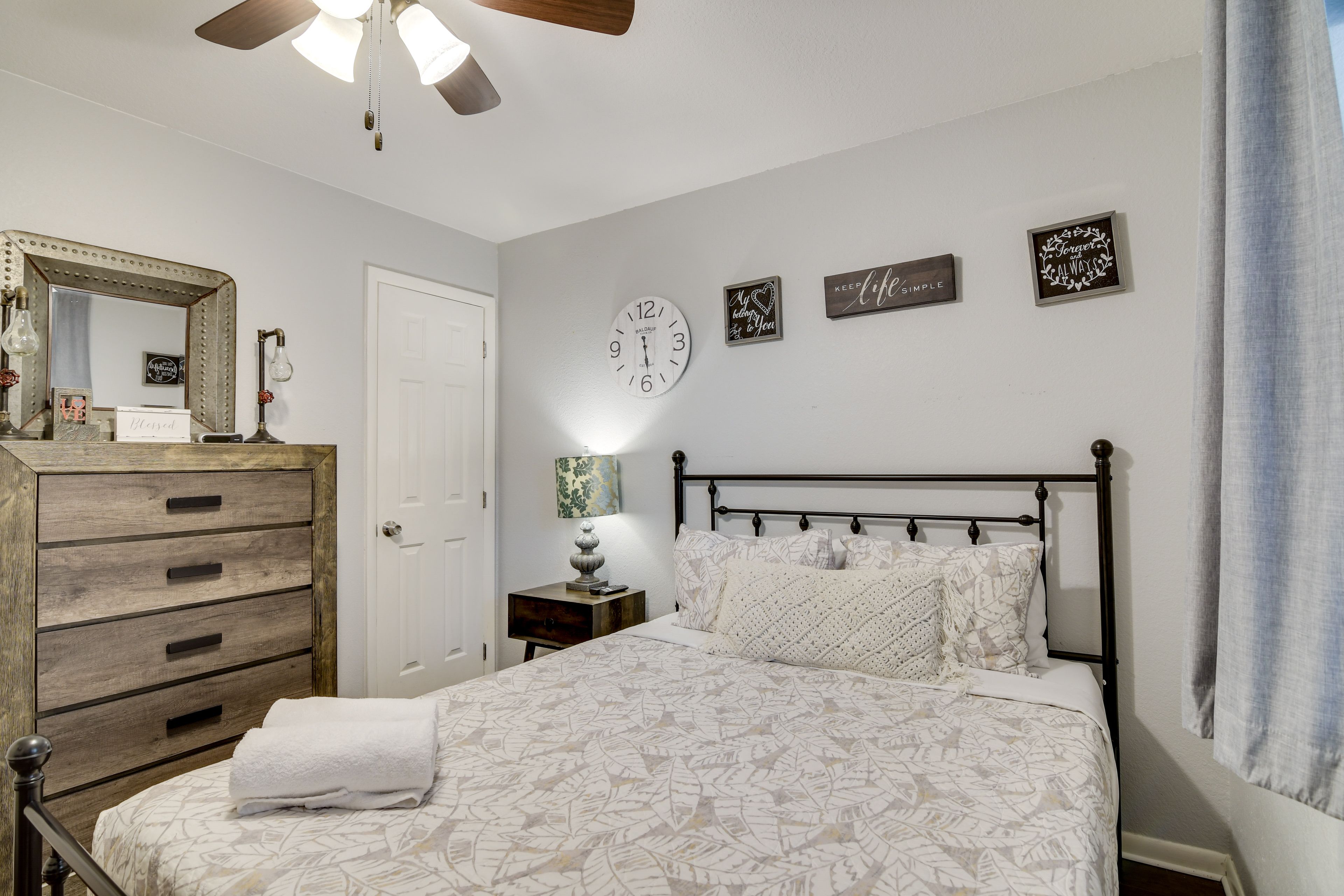 Bedroom 2 | Queen Bed | Linens Provided