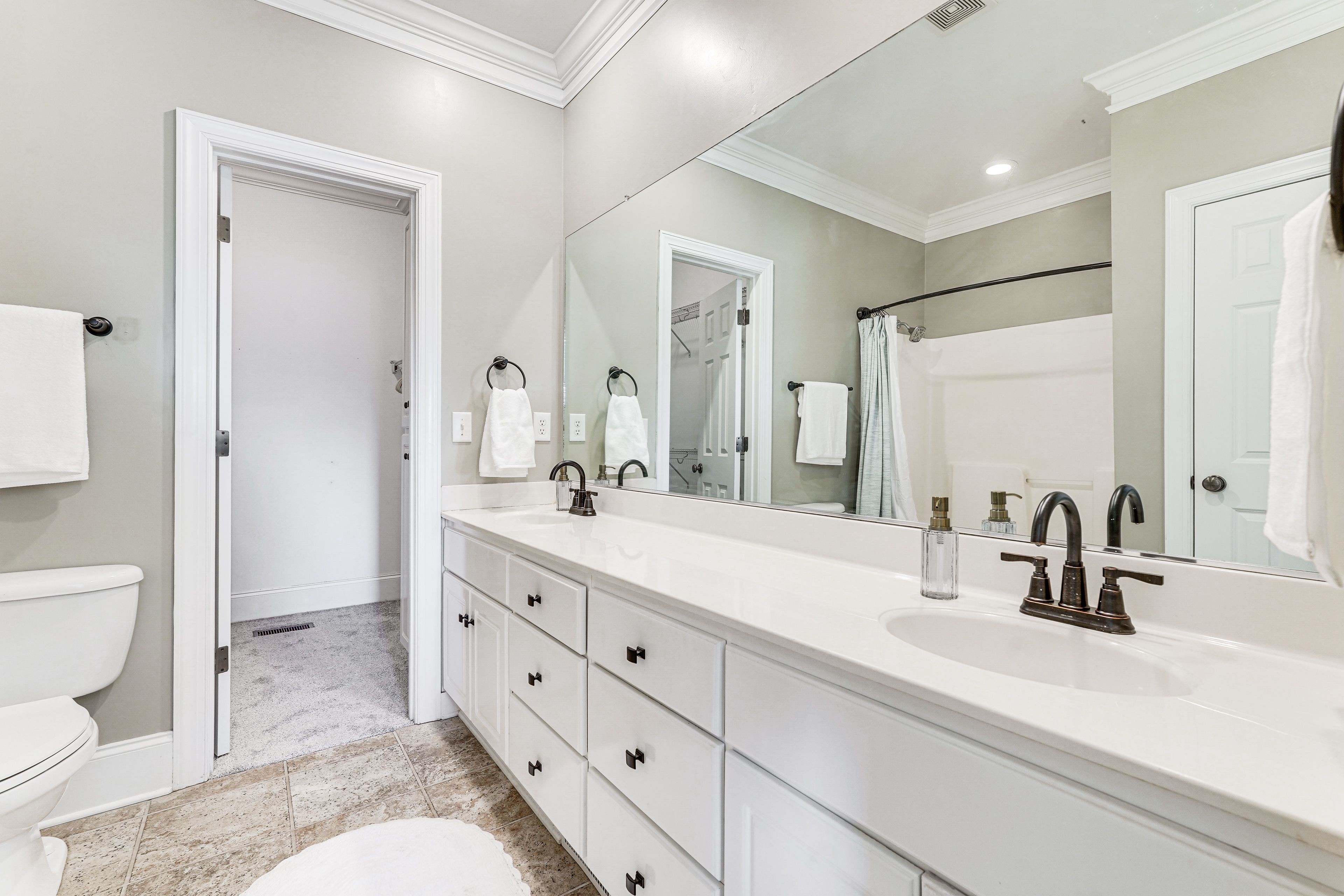 Full Bathroom | 1st Floor