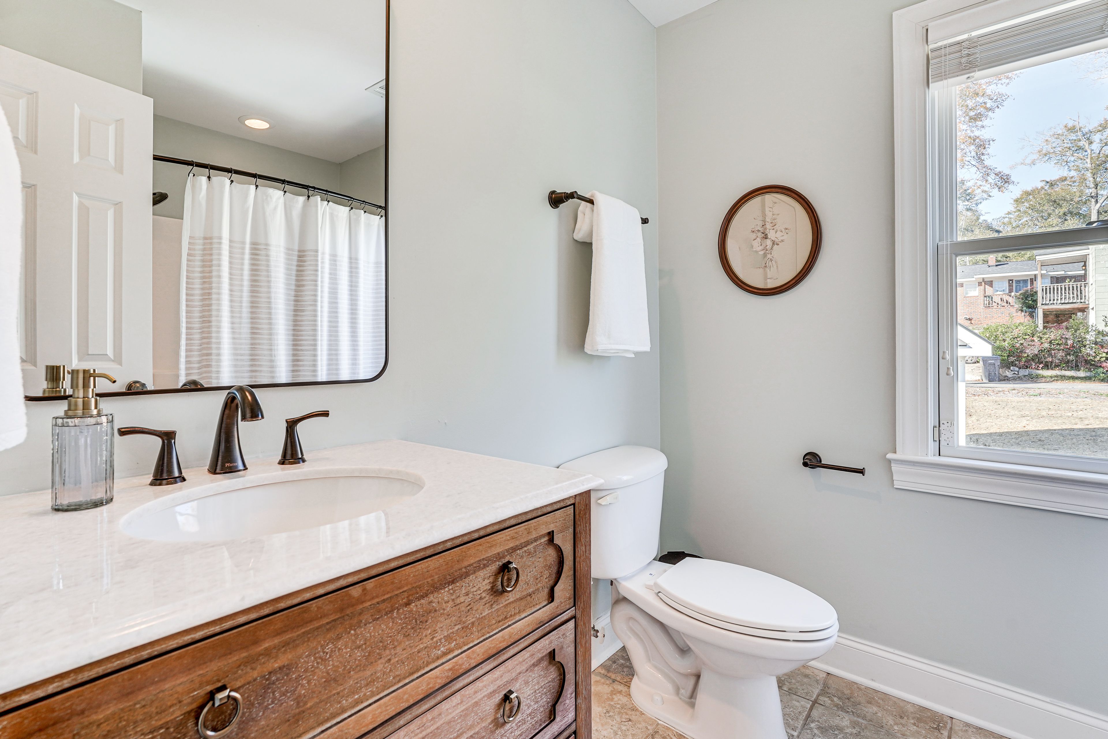 Full Bathroom | 2nd Floor