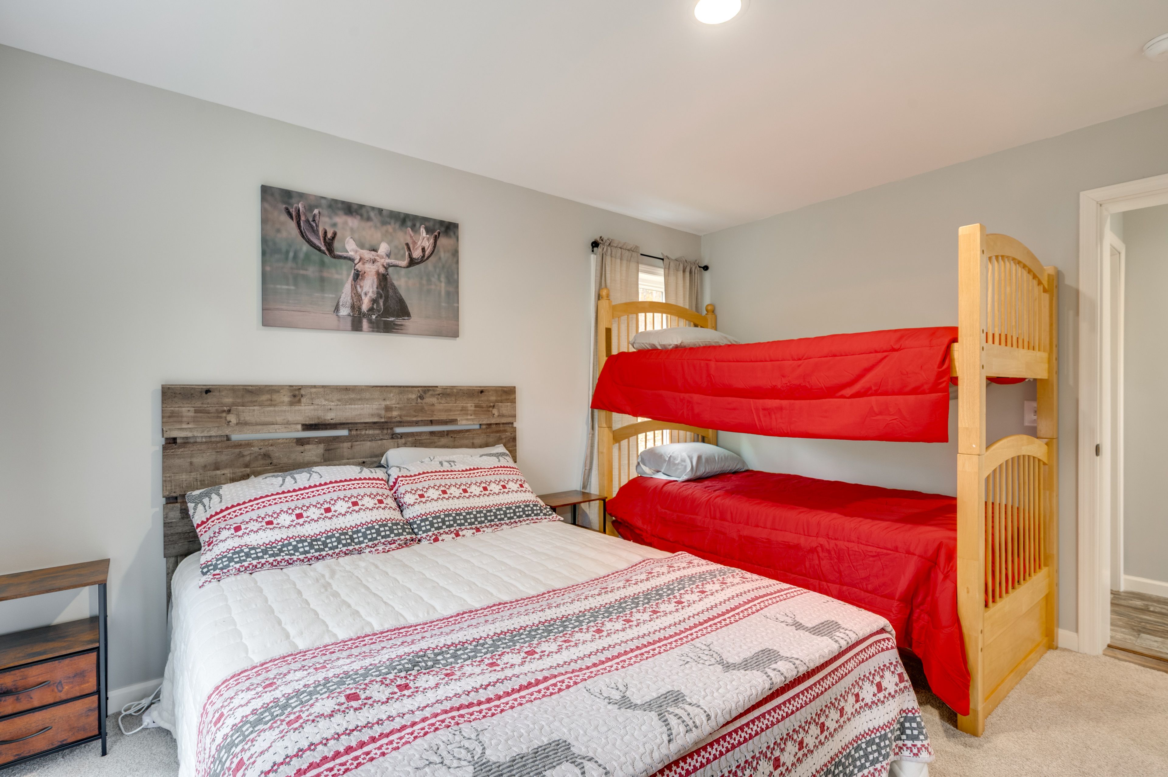 Bedroom 2 | Queen Bed | Twin Bunk Bed | 1st Floor