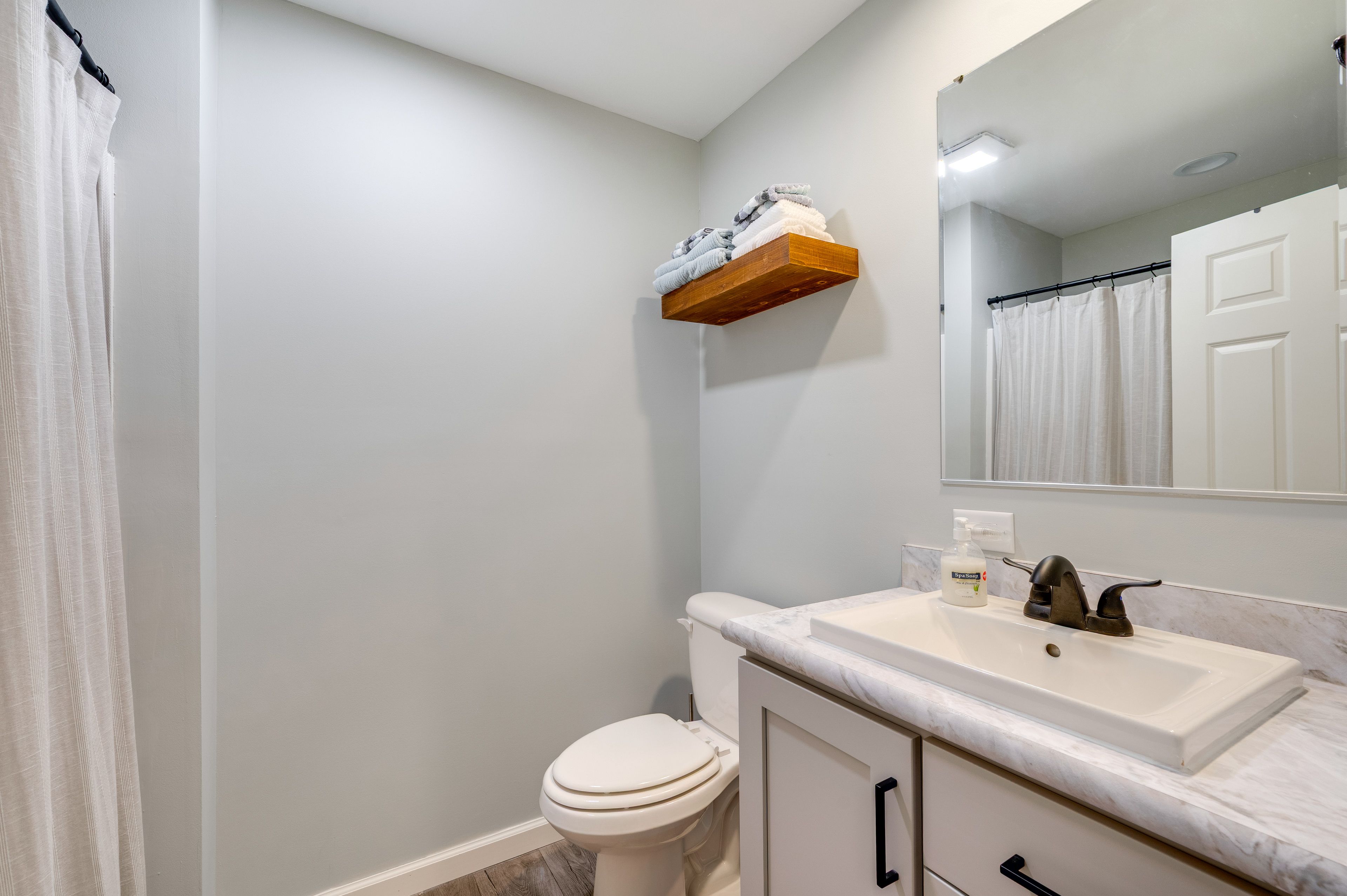 Full Bath | 1st Floor