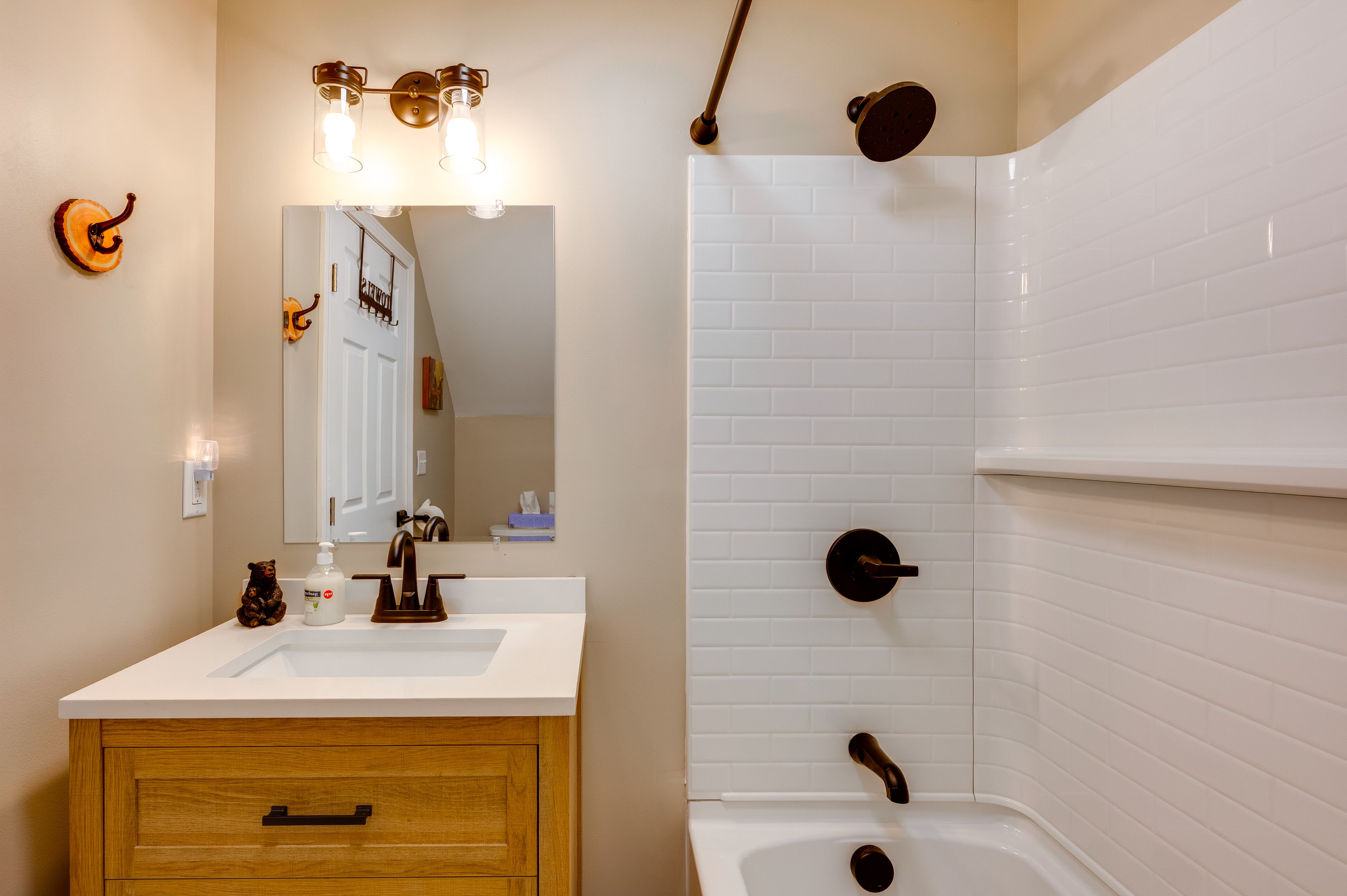 Full Bath | Towels | Hair Dryer | 2nd Floor