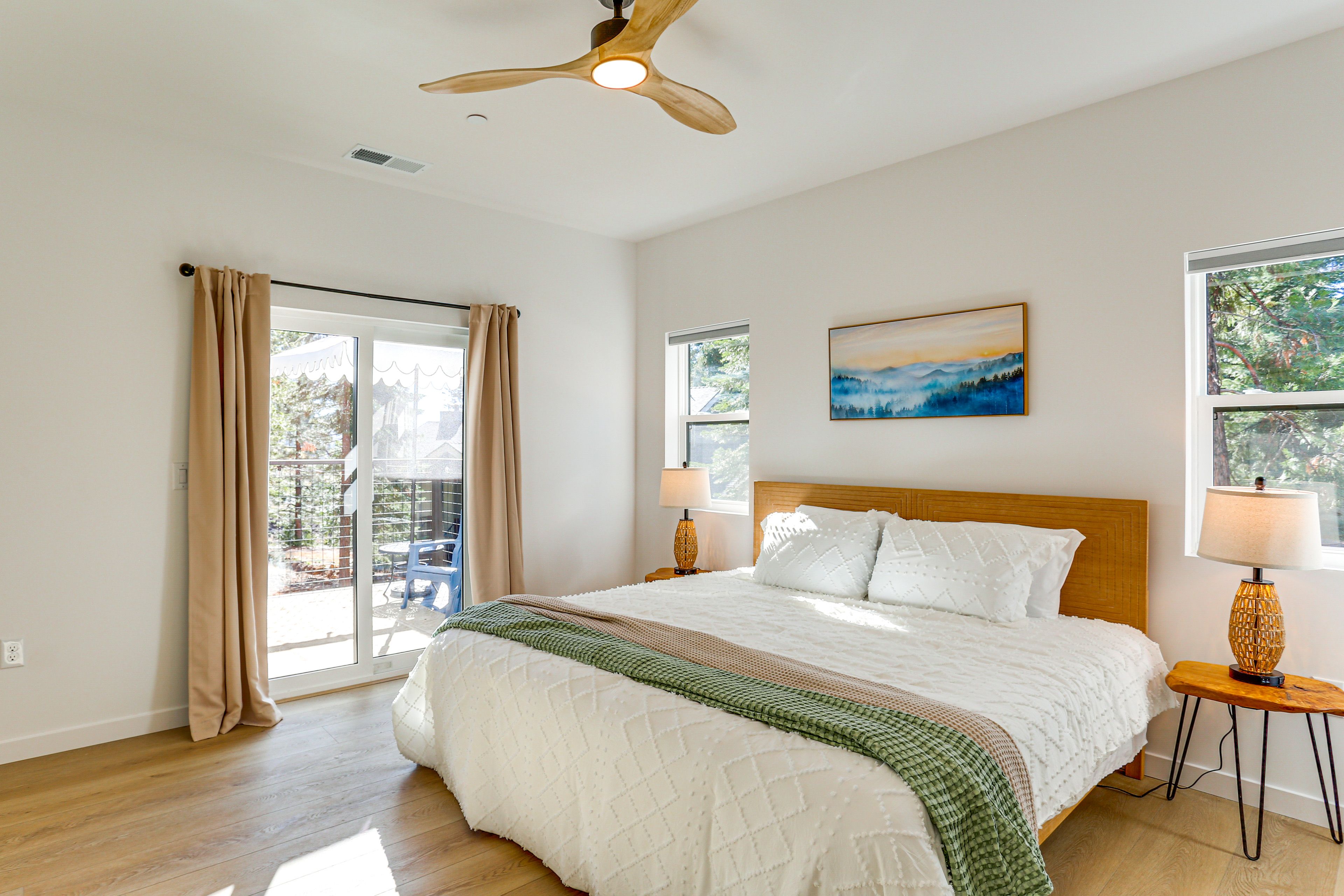 Bedroom 1 | King Bed