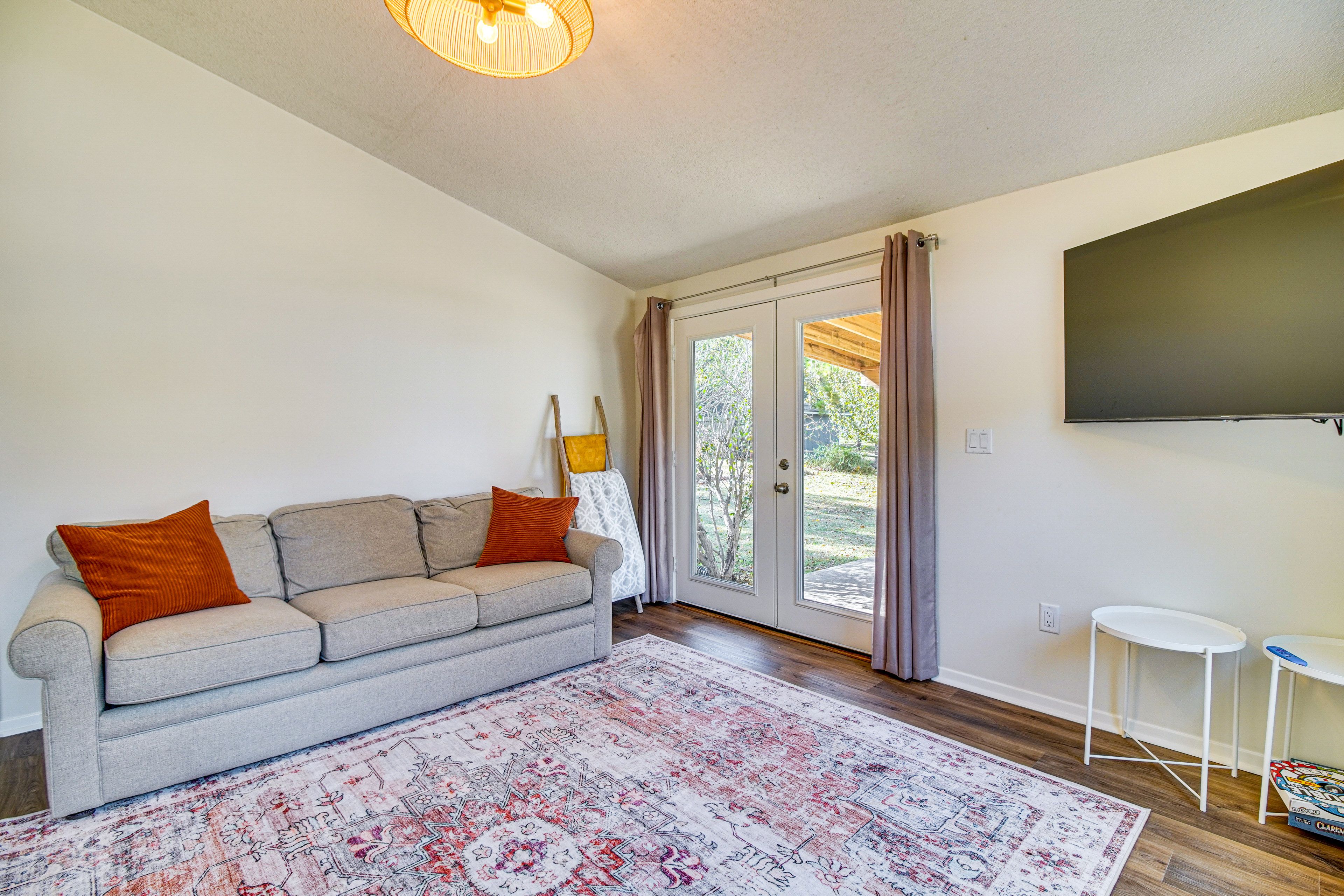 Living Room | Smart TV