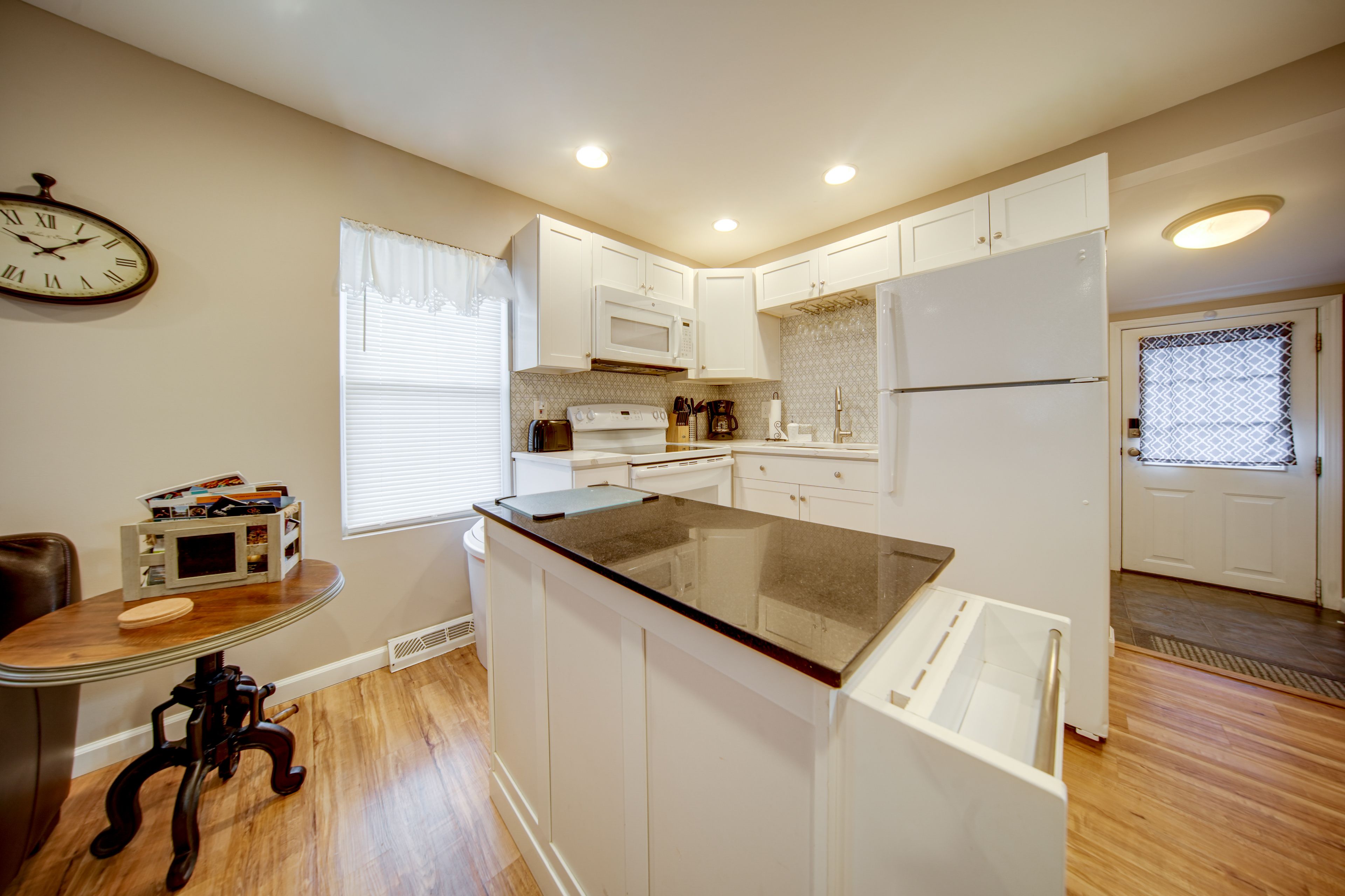 Kitchen | Blender | Toaster | Spices