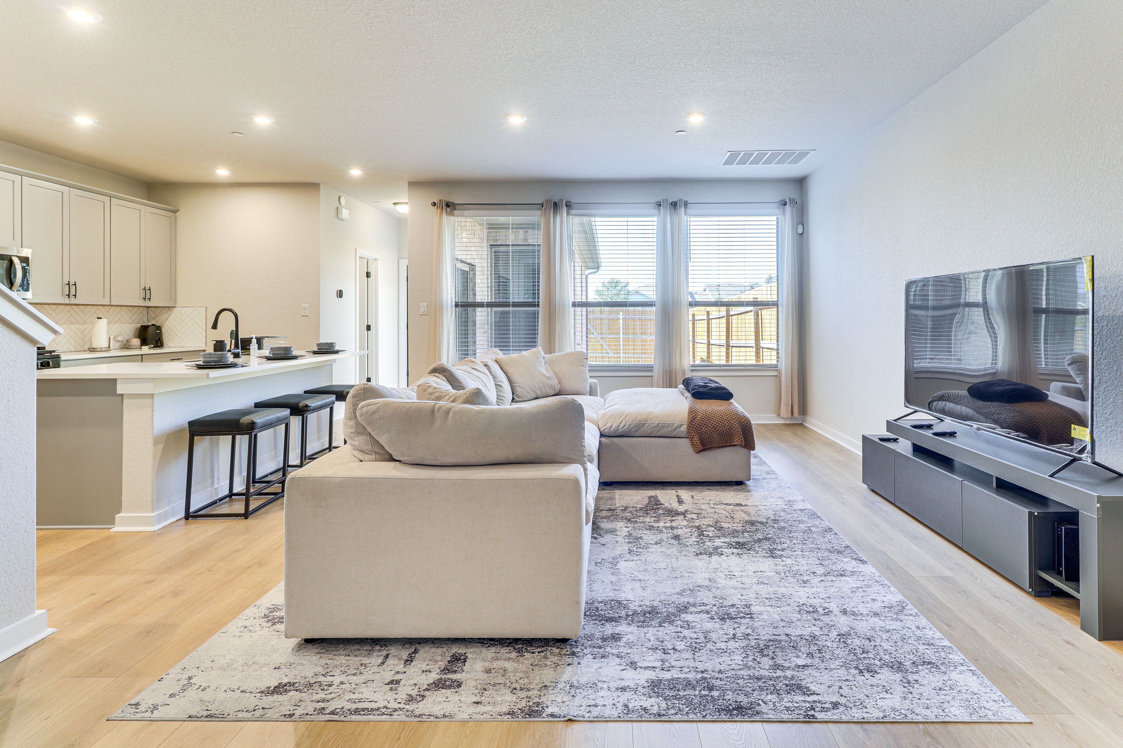 Round Rock Vacation Rental | 2BR | 2.5BA | 1,500 Sq Ft | Stairs Required