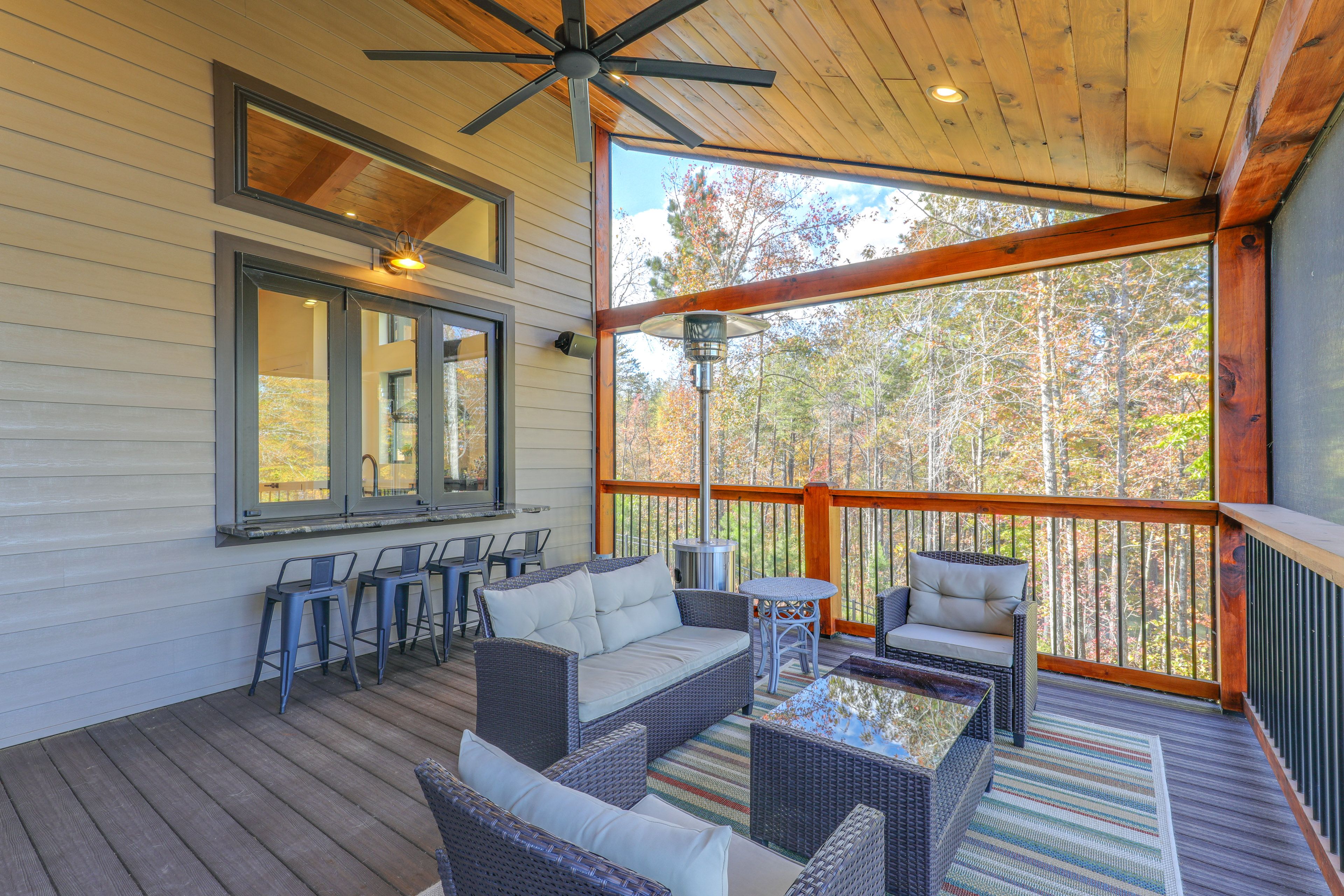 Screened Deck | Self Check-In | 10 Mi to Downtown Hickory