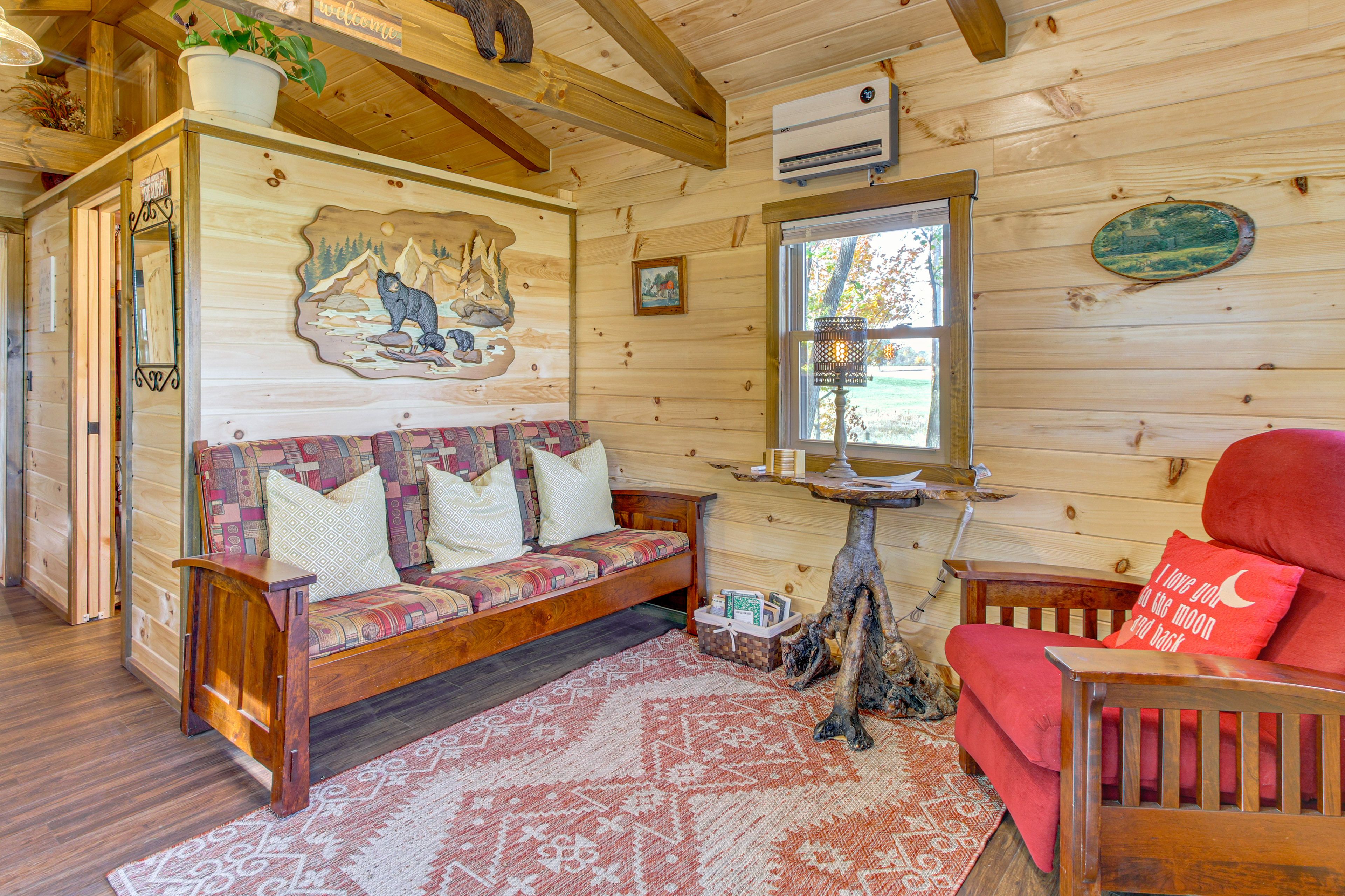 Living Room | Central Heating | Window A/C Unit