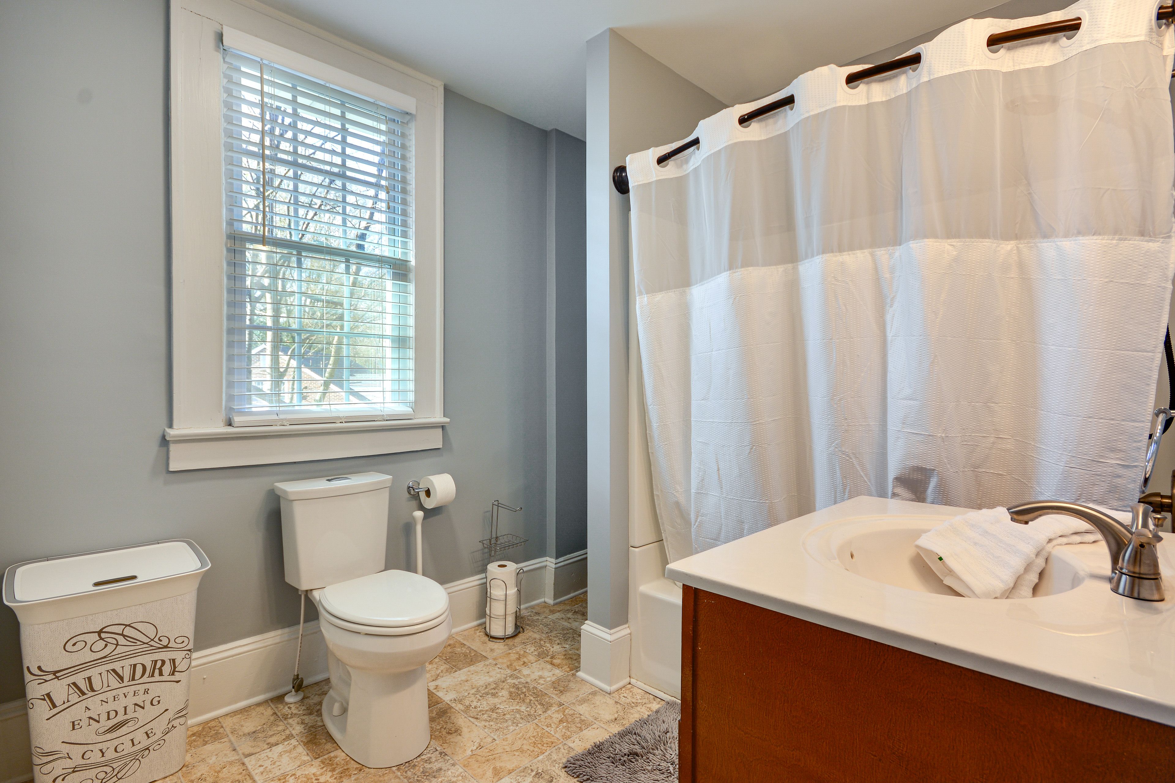 Full Bathroom | 2nd Floor