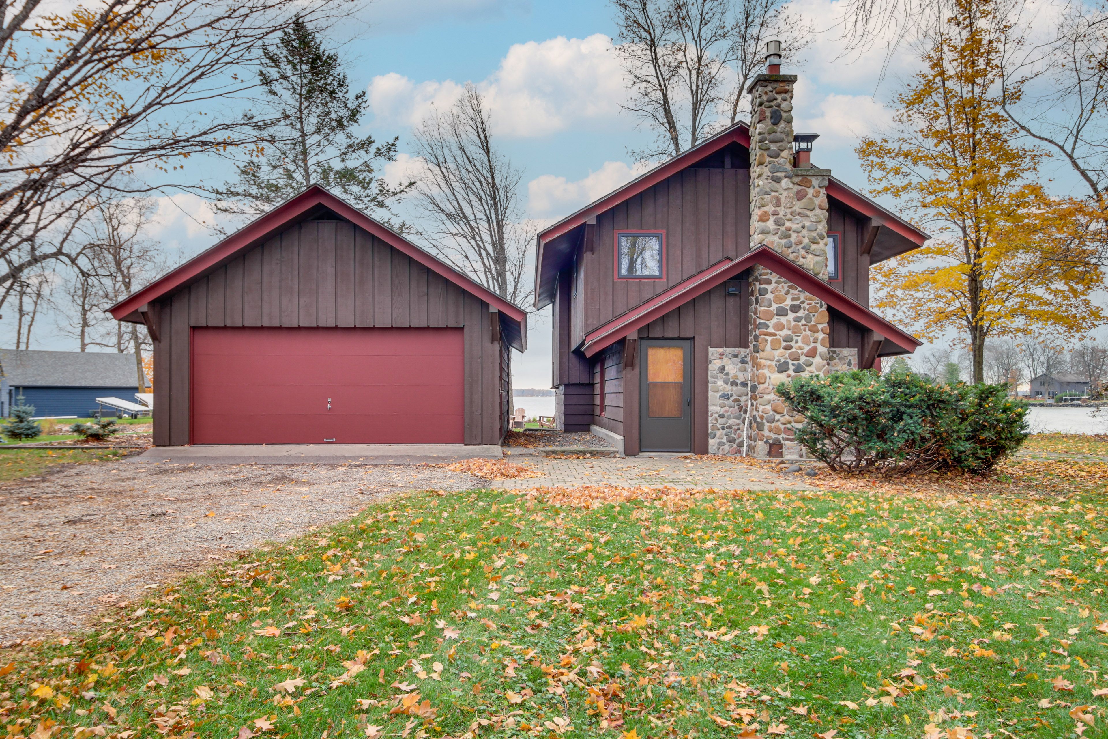 Parking | Driveway (4 Vehicles)