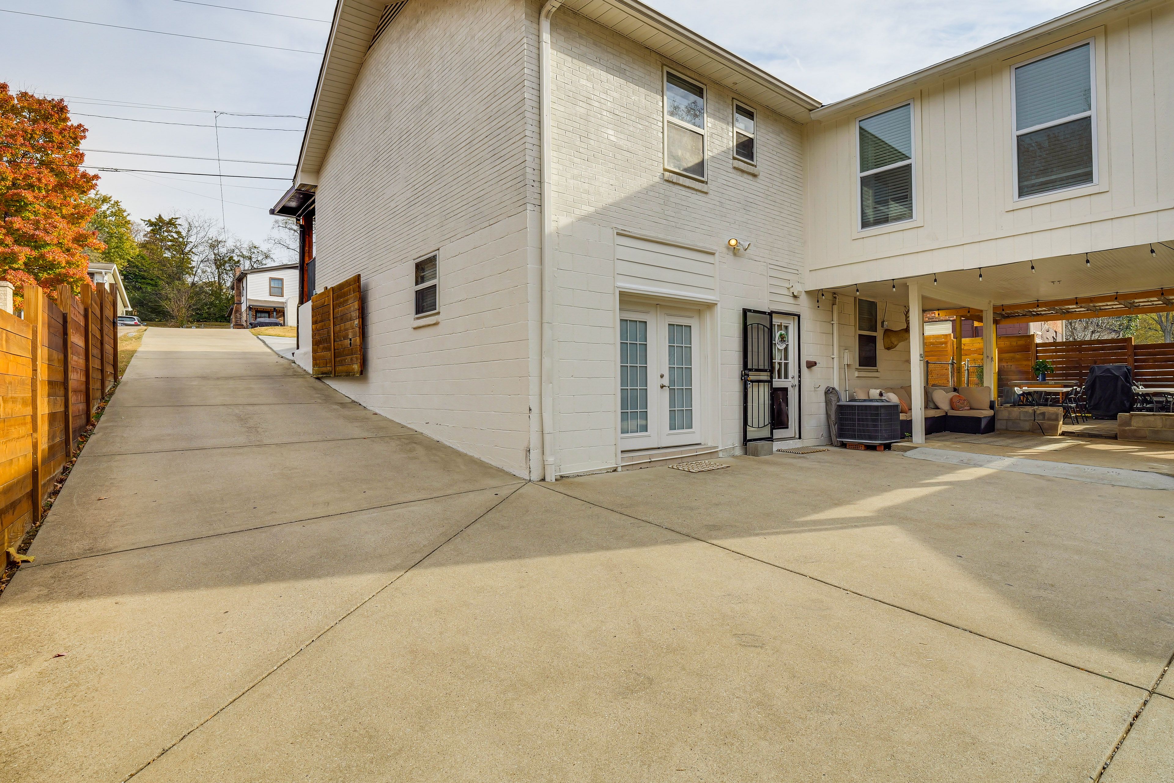 Parking | Driveway (4 Vehicles)