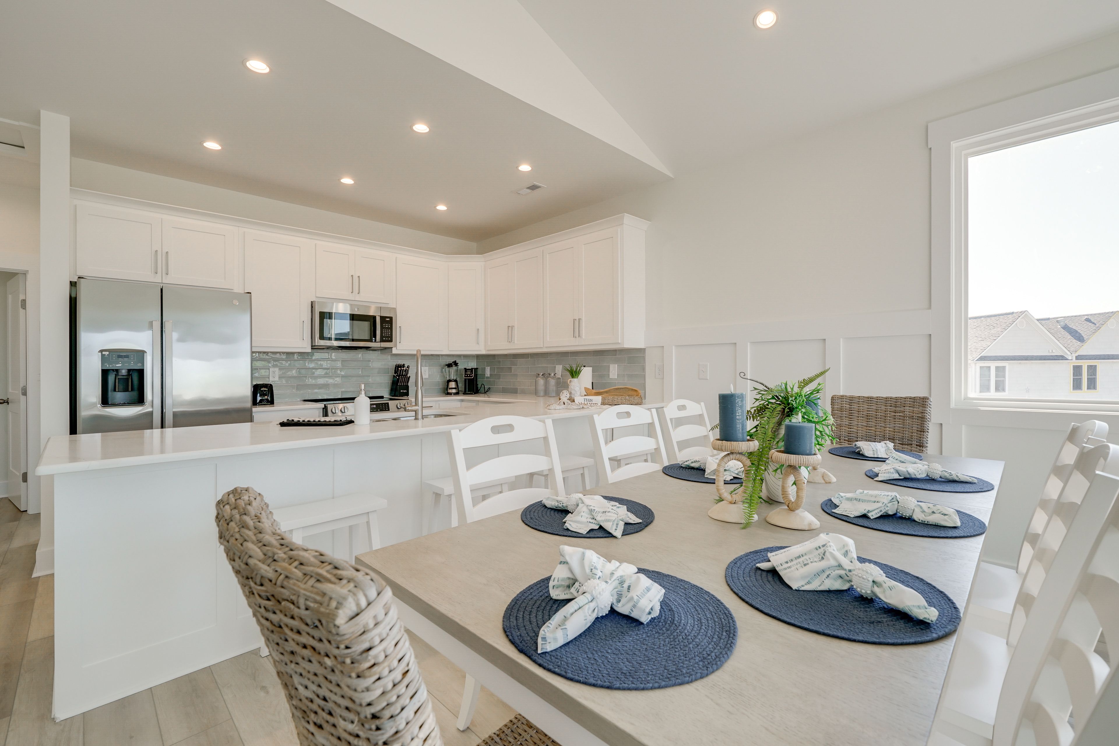 Dining Table | Dishware & Flatware | 3rd Floor