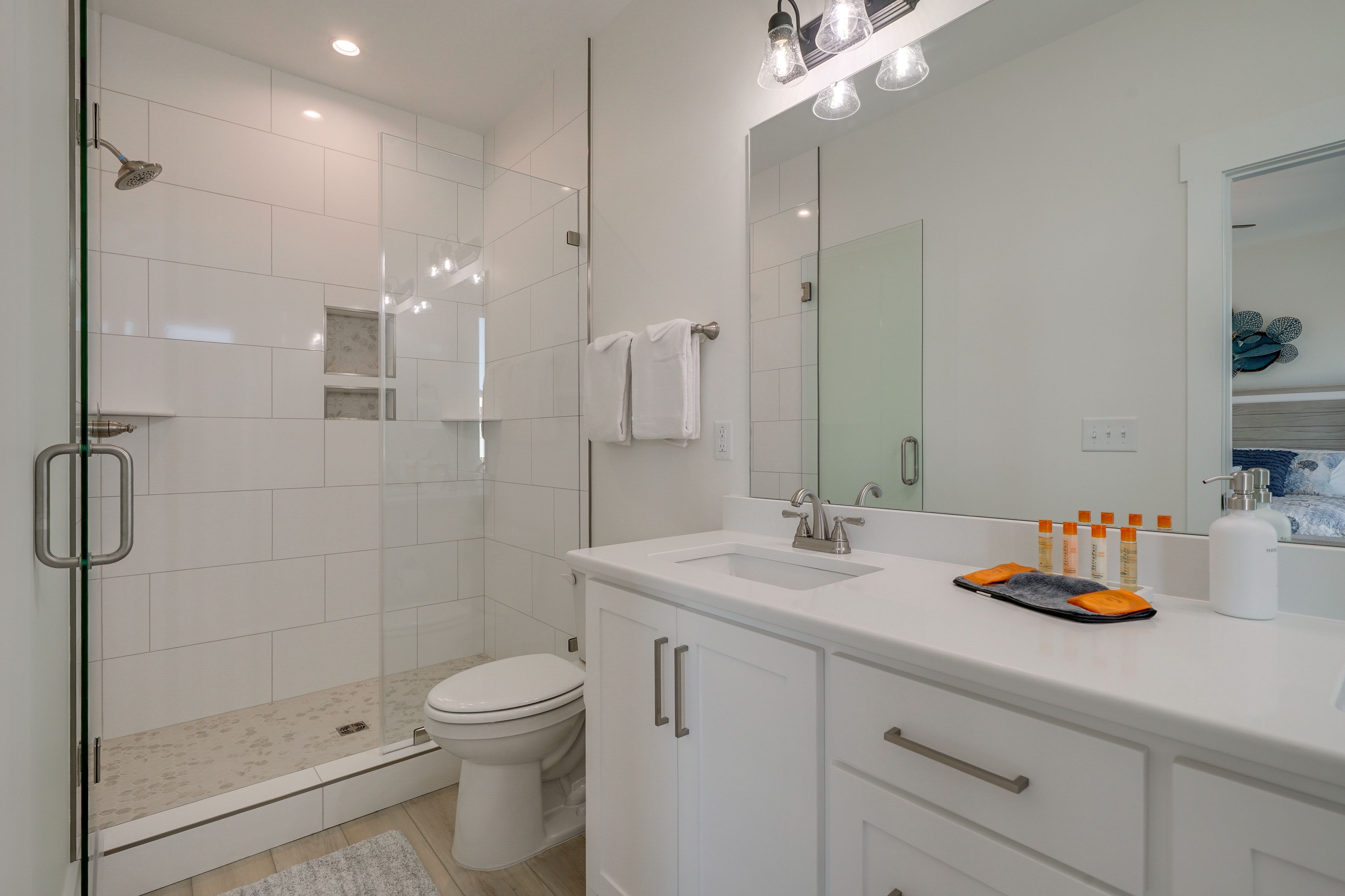 En-Suite Bathroom | 2nd Floor