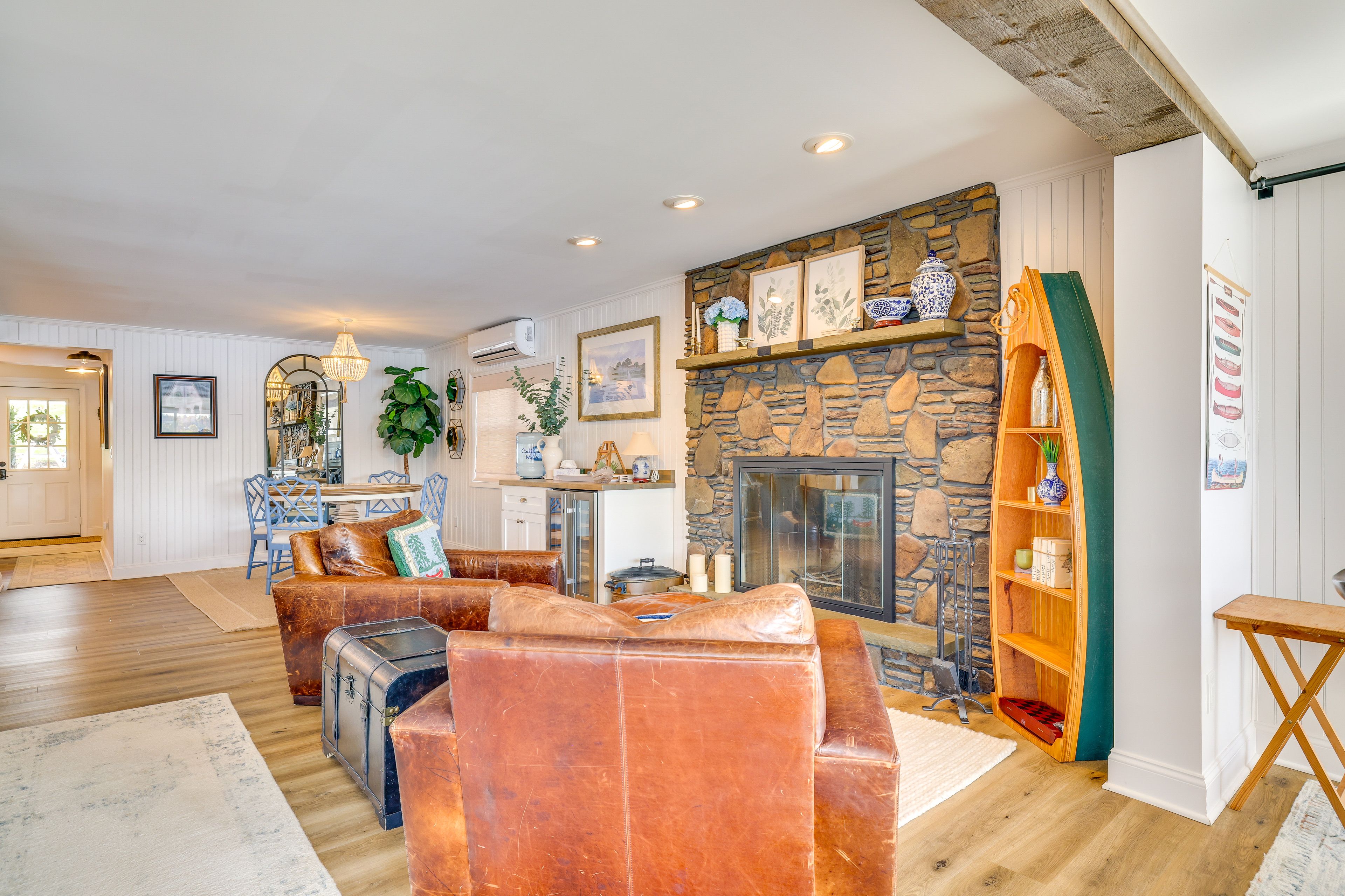 Leisure Area | Wine Cooler | 1st Floor