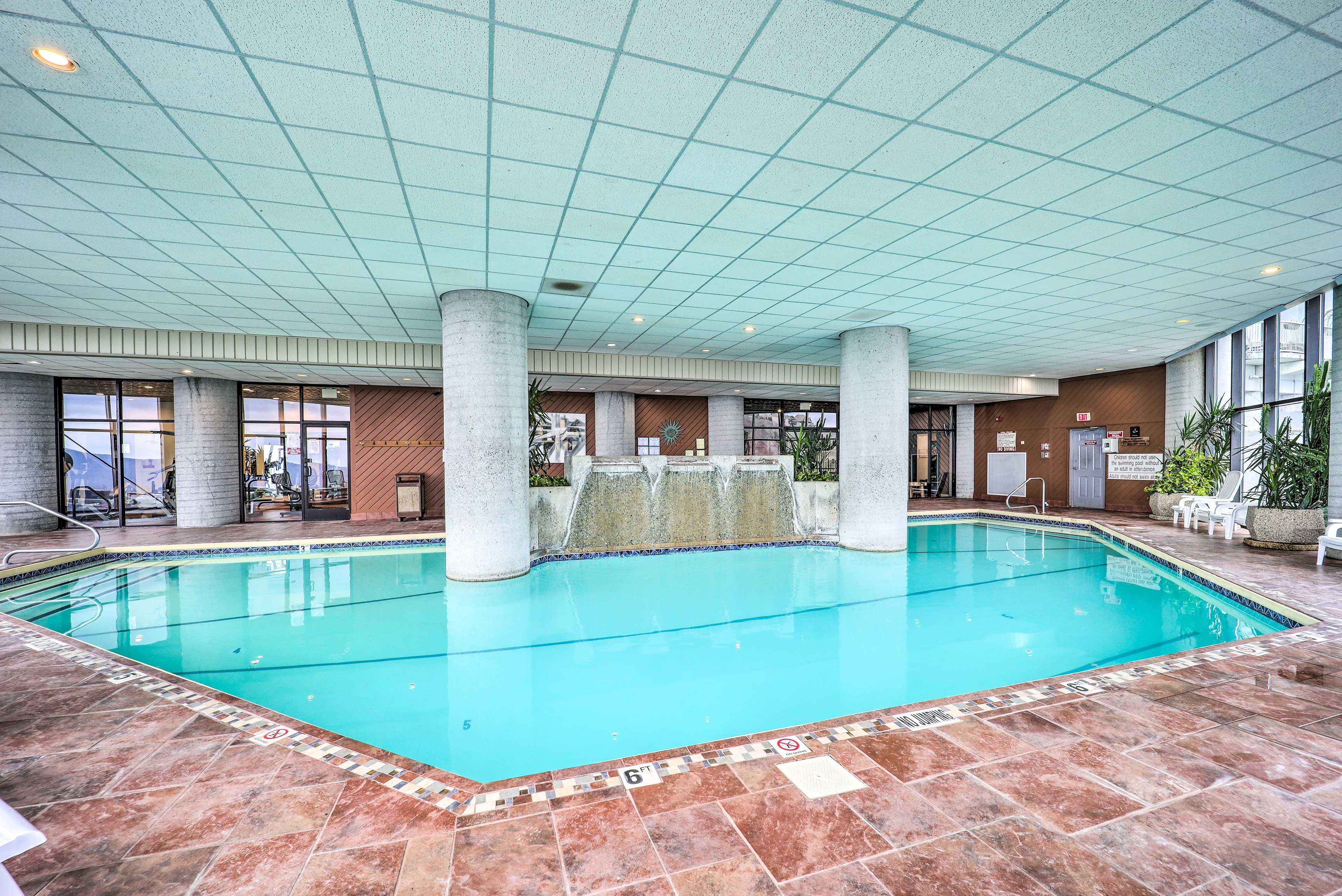 Community Pool & Hot Tub