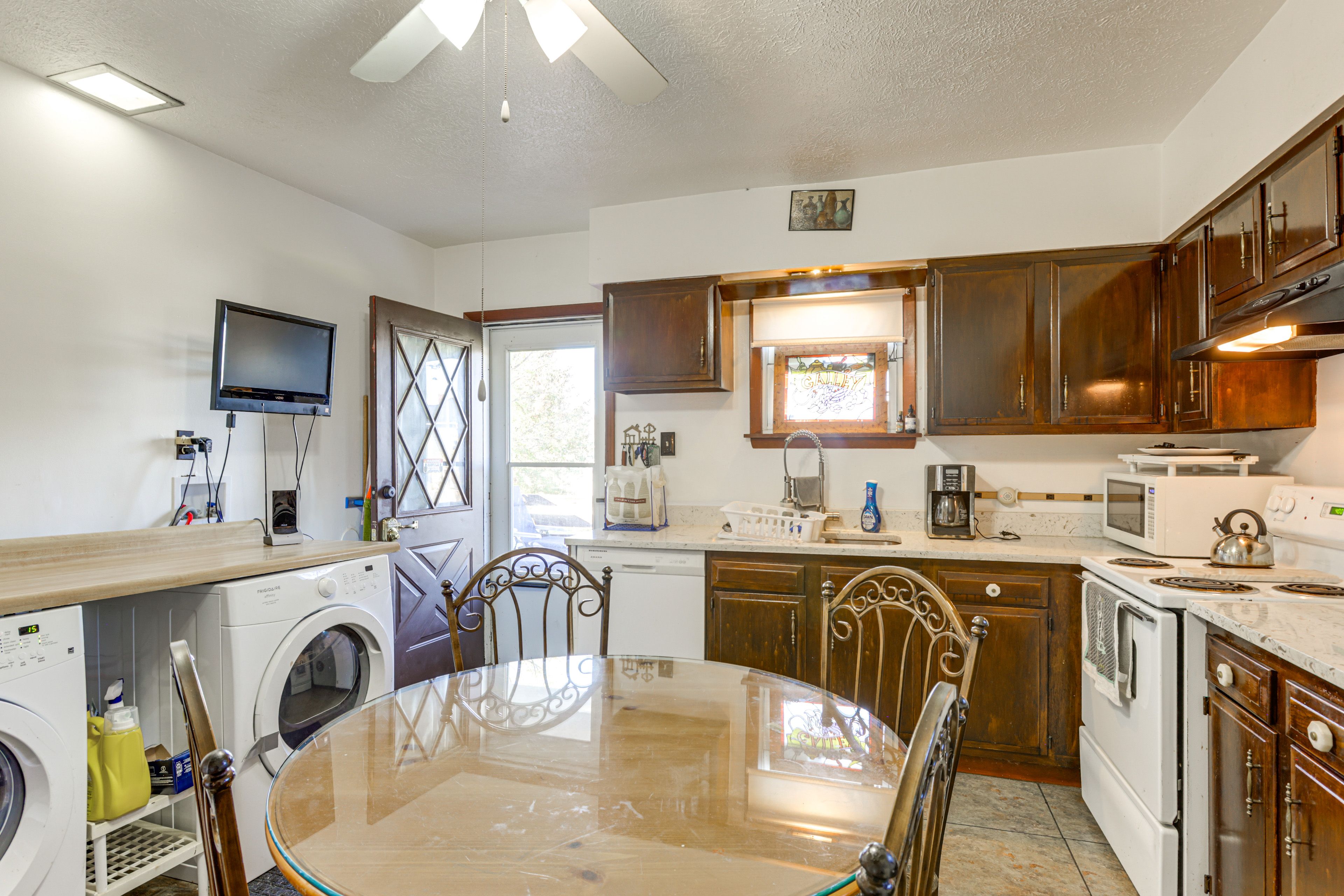 In-Unit Laundry | 1st Floor