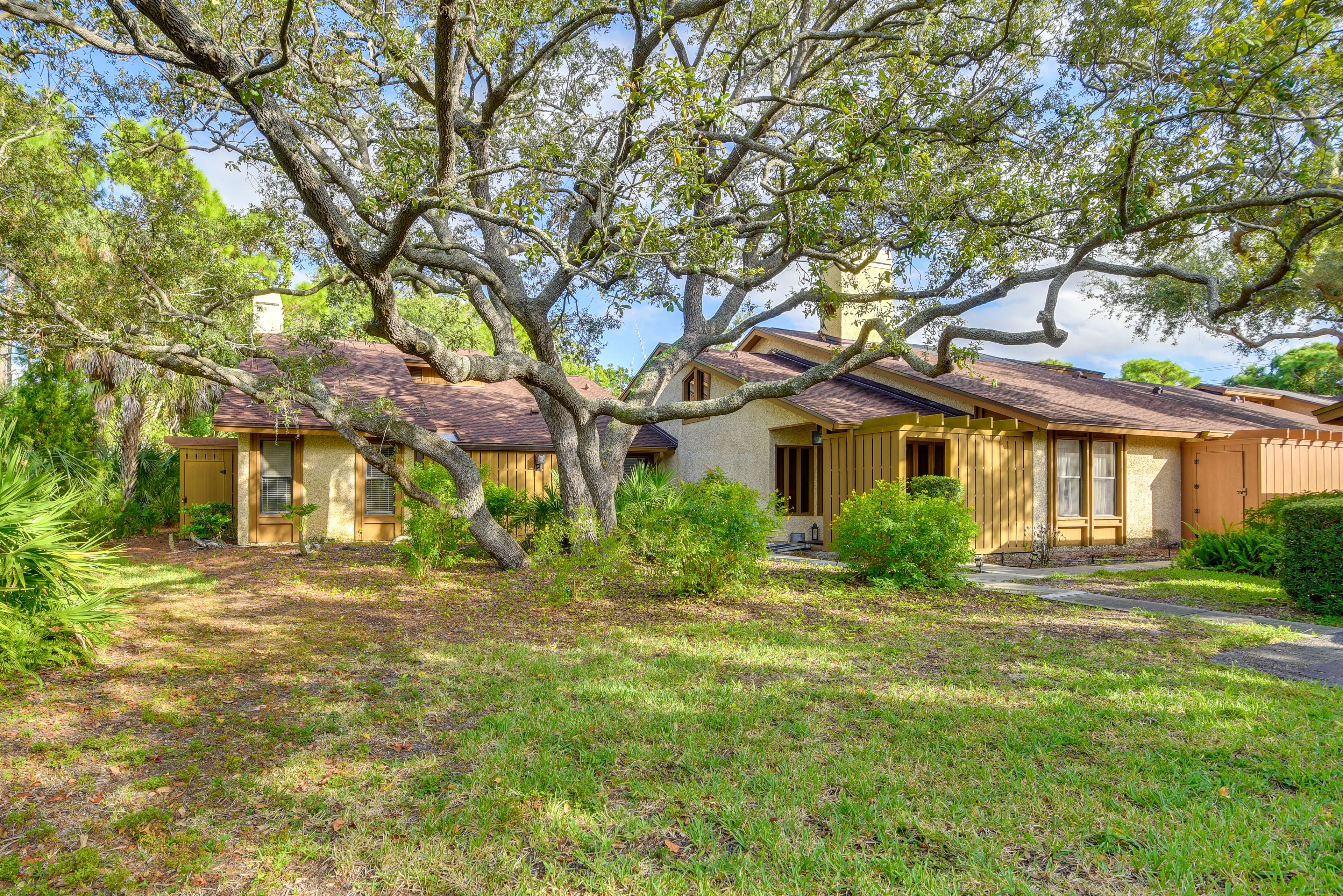 Parking | Carport (1 Vehicle) | Additional Visitor Parking & Street Parking