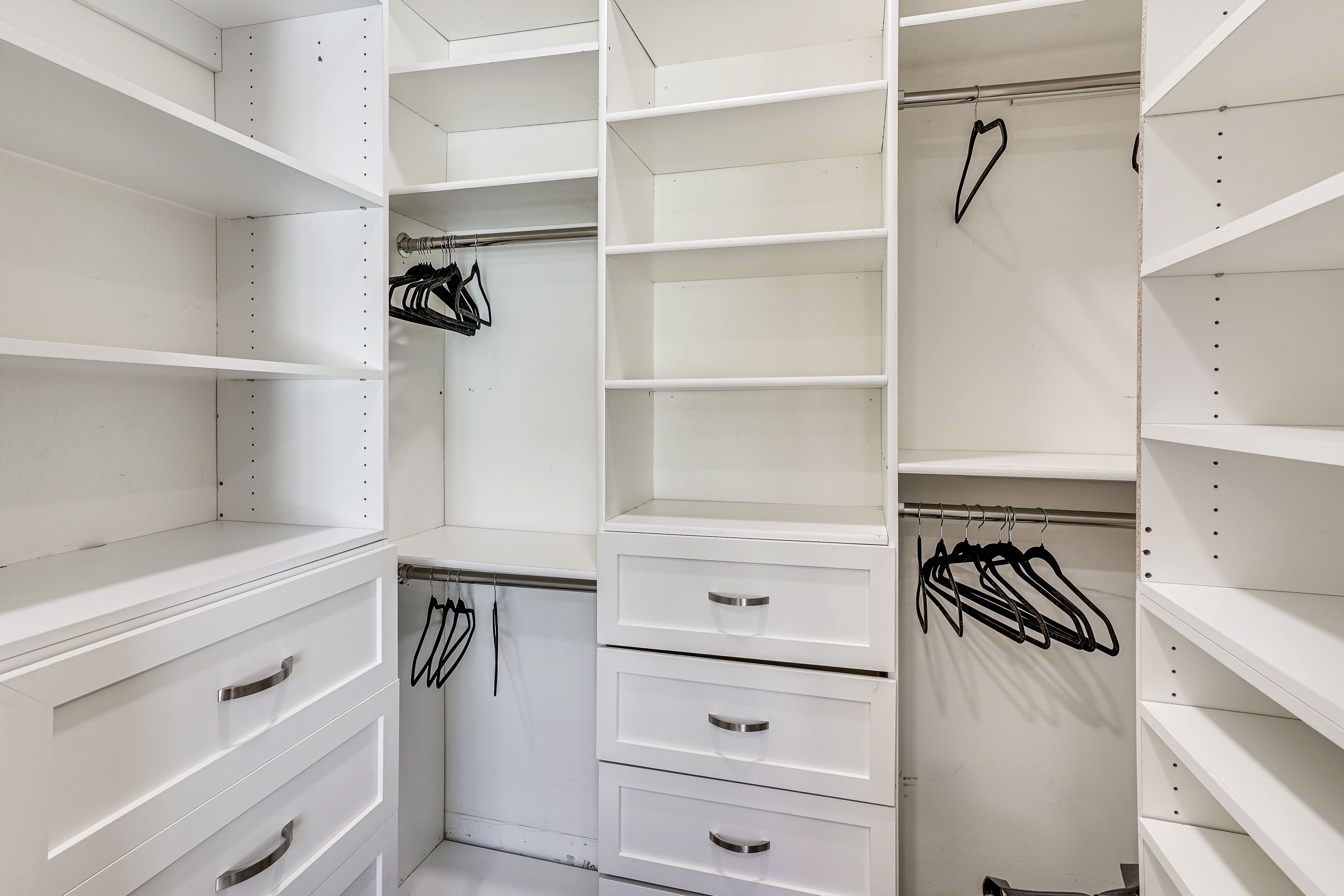 Single-Story Studio | Walk-In Closet | Free WiFi