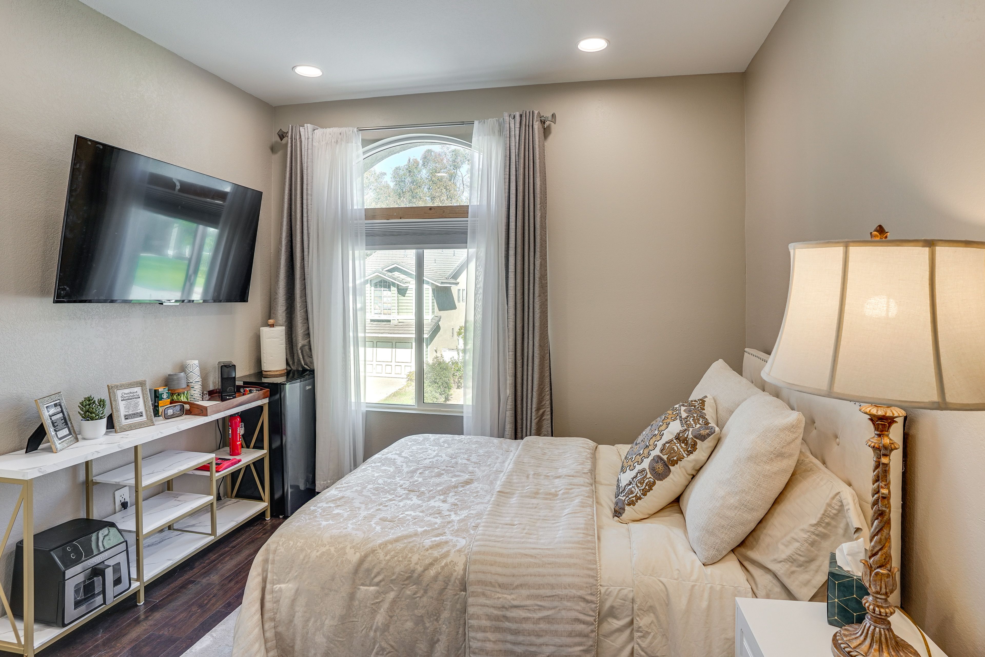 Orange Vacation Rental | Studio | 1BA | 300 Sq Ft | Stairs Required