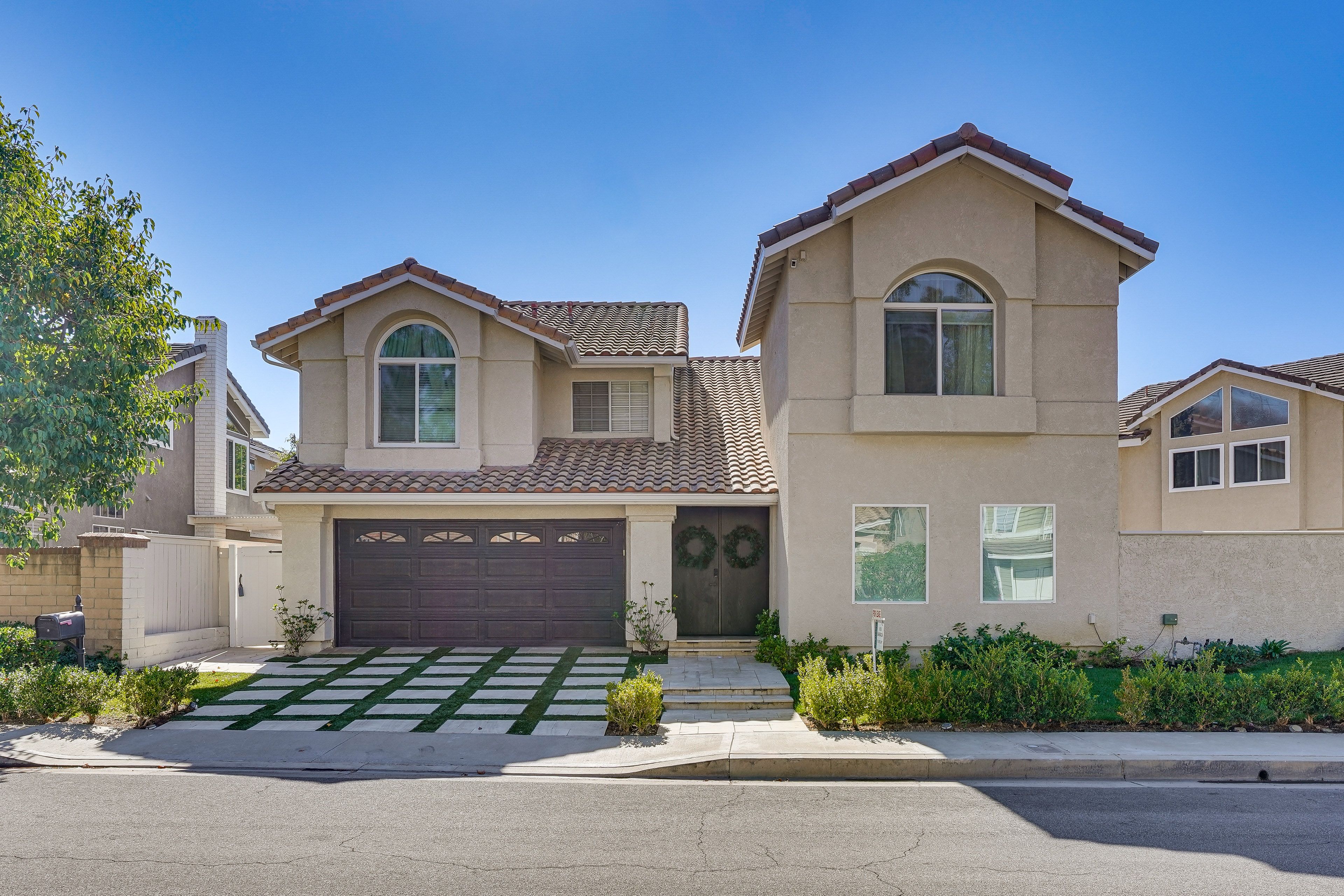 Parking | Free Street Parking (1 Vehicle)