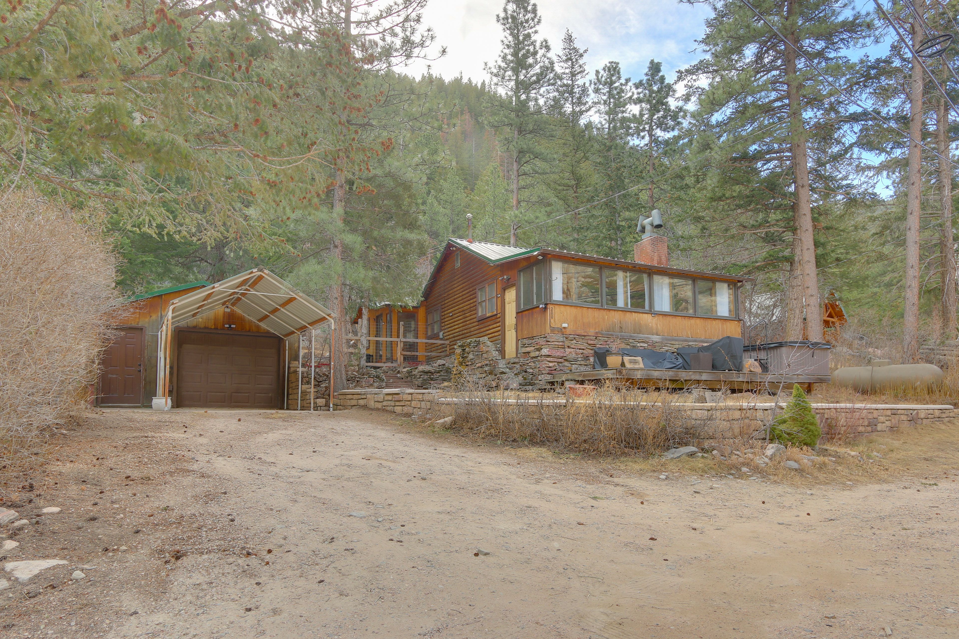 Parking | Carport (1 Vehicle) | Driveway (1 Vehicle)