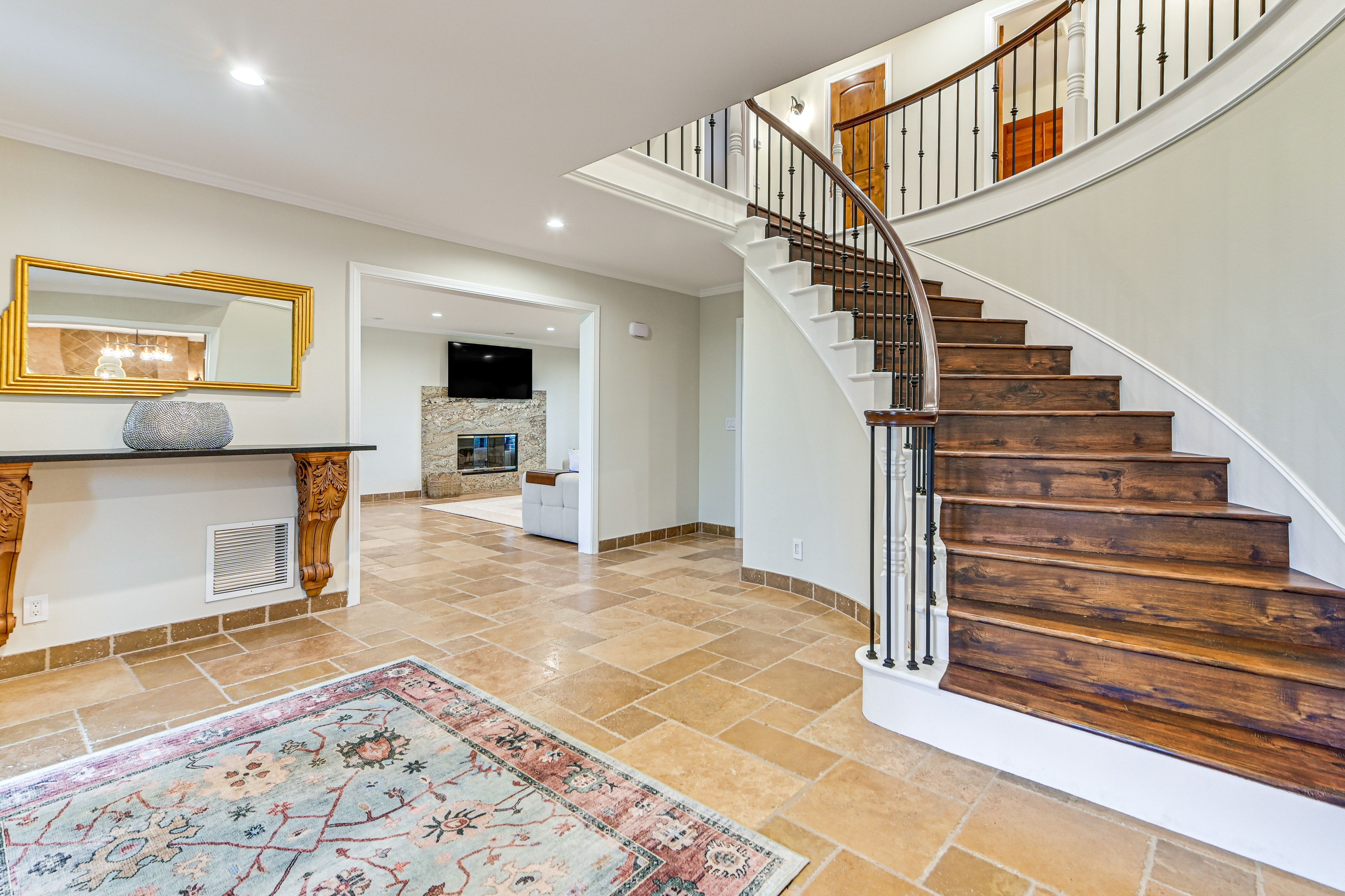 Staircase | 1st Floor