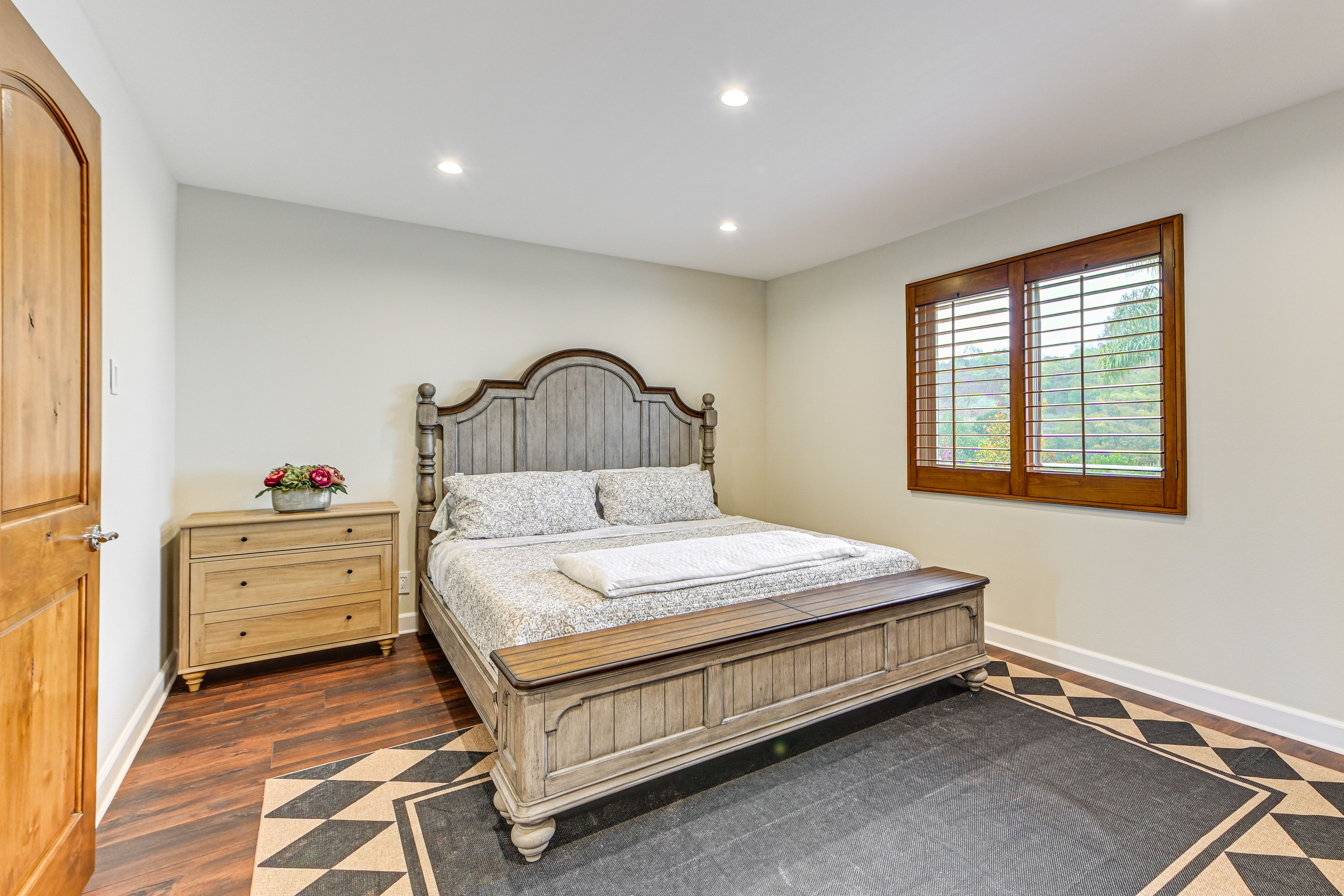 Bedroom 4 | Queen Bed | 2nd Floor