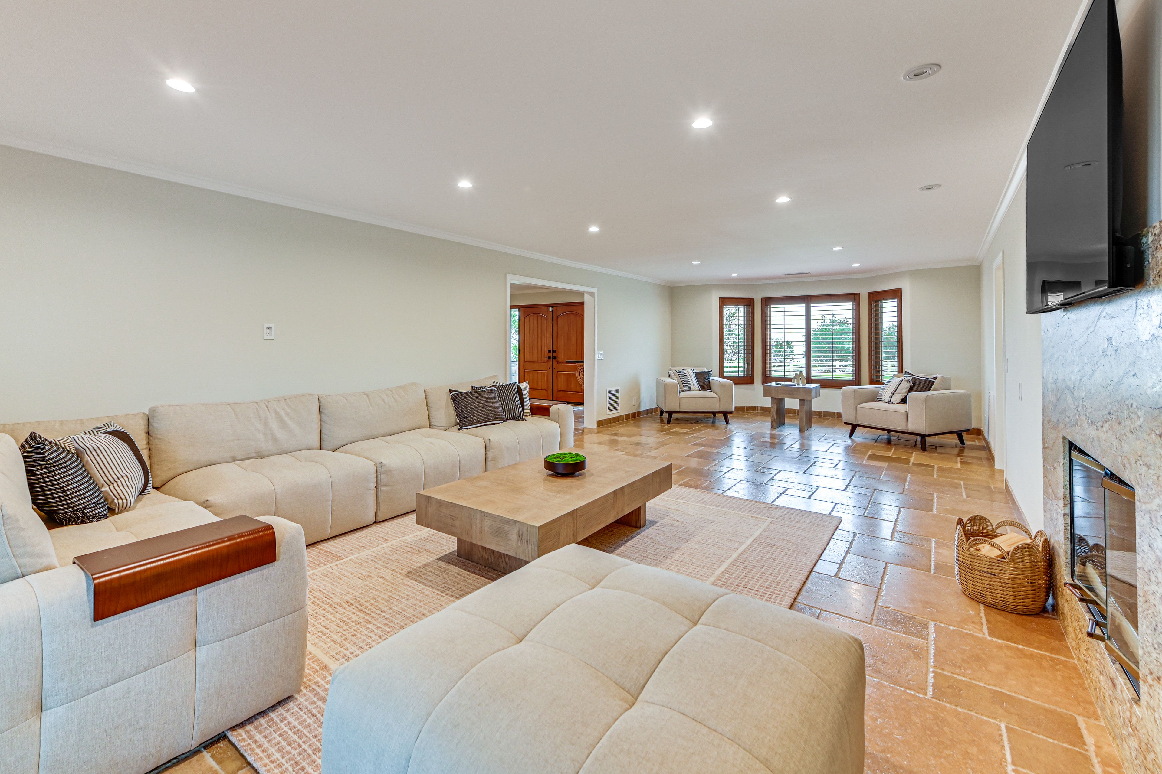 Family Room | Smart TV | 1st Floor