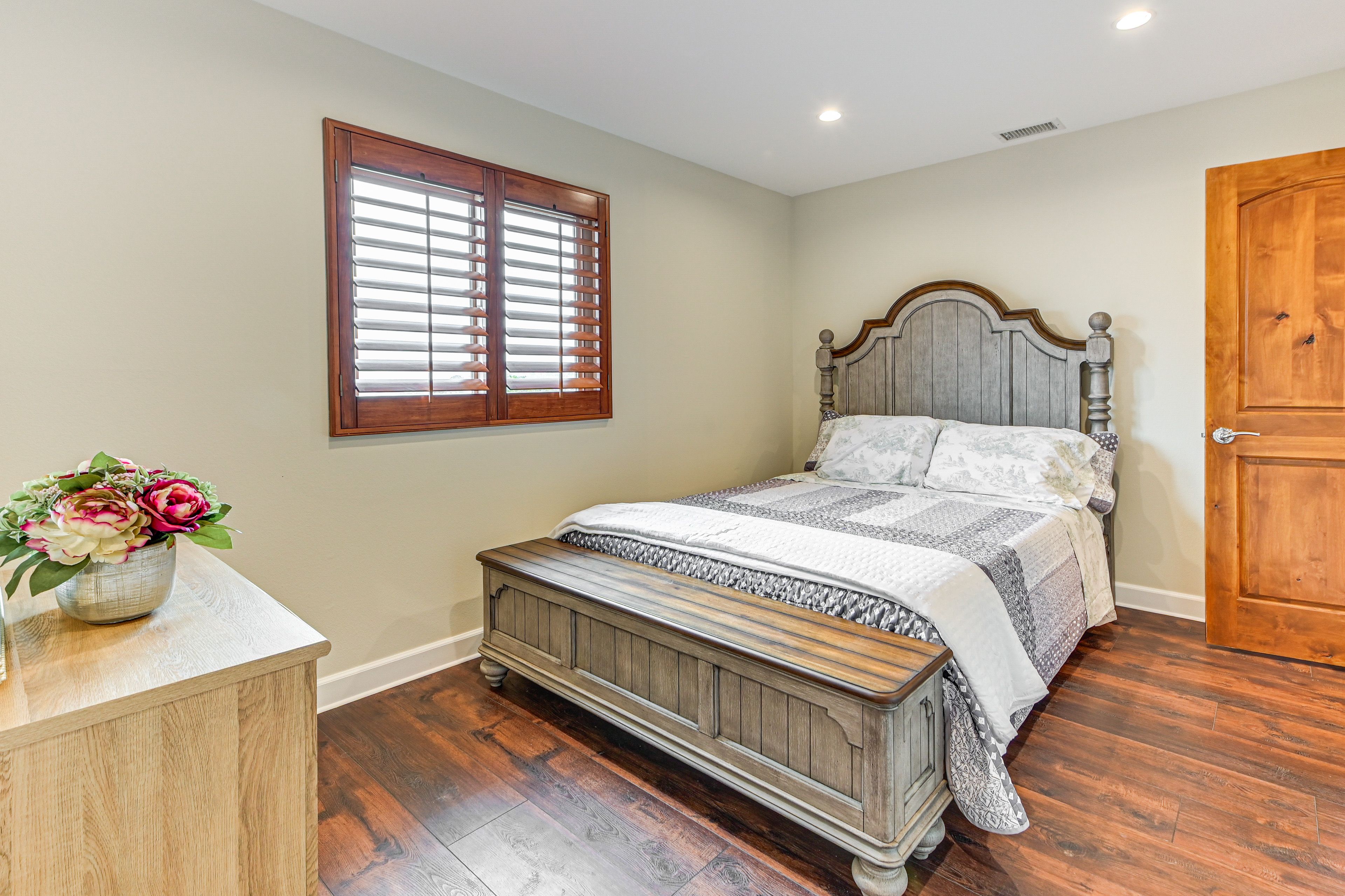 Bedroom 5 | Queen Bed | 2nd Floor