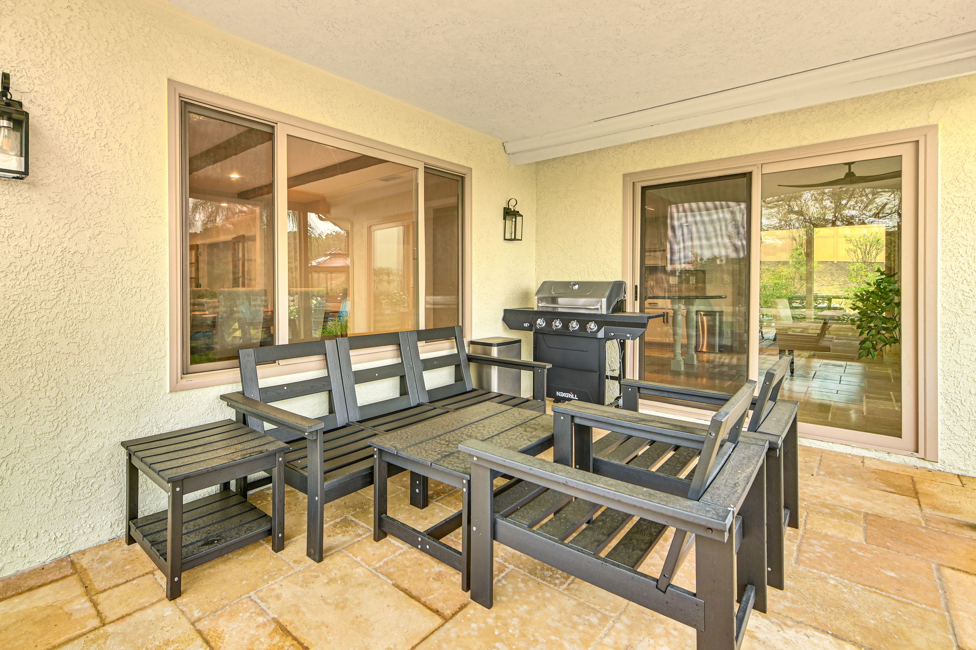 Covered Patio | Gas Grill