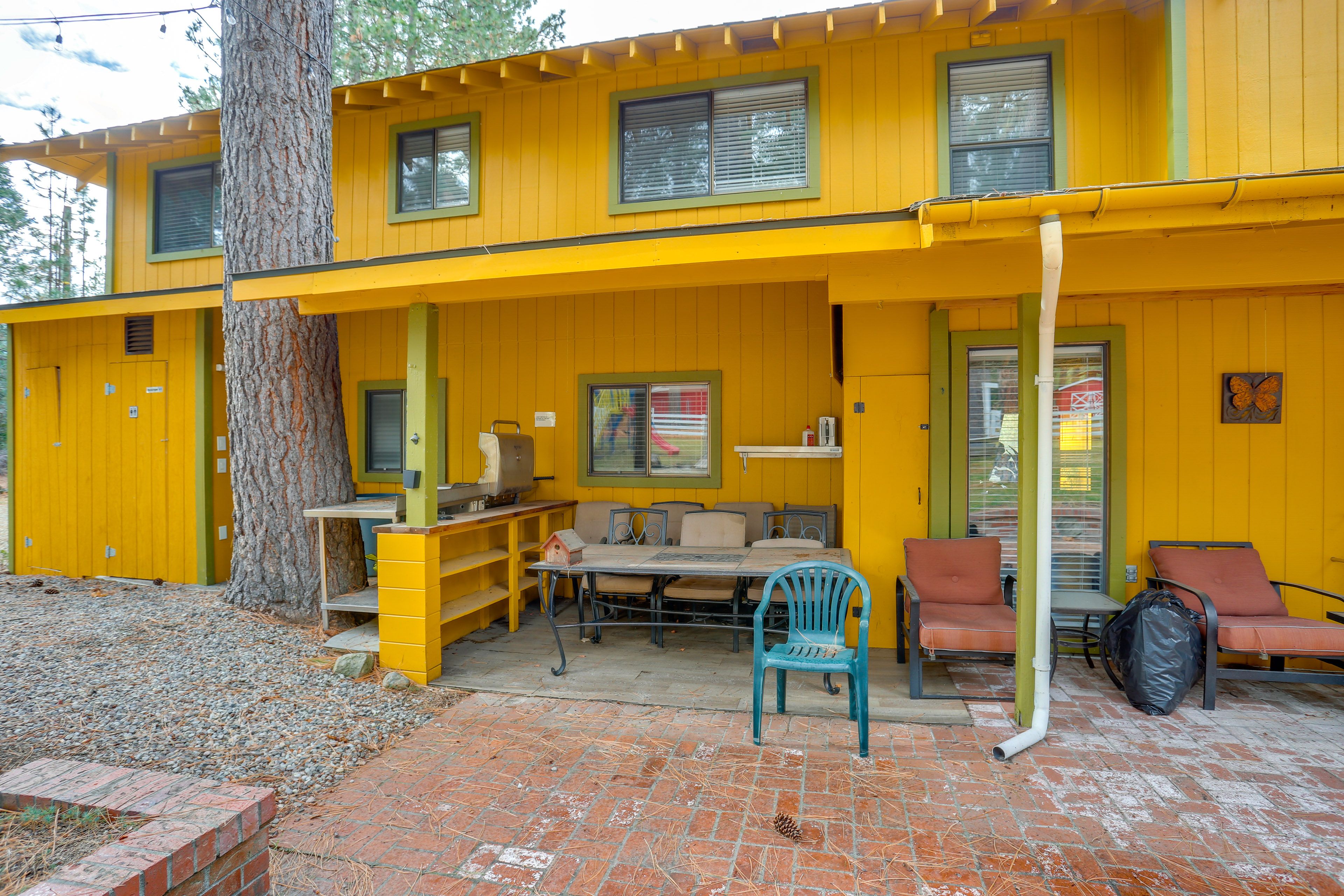 Backyard | Covered Patio