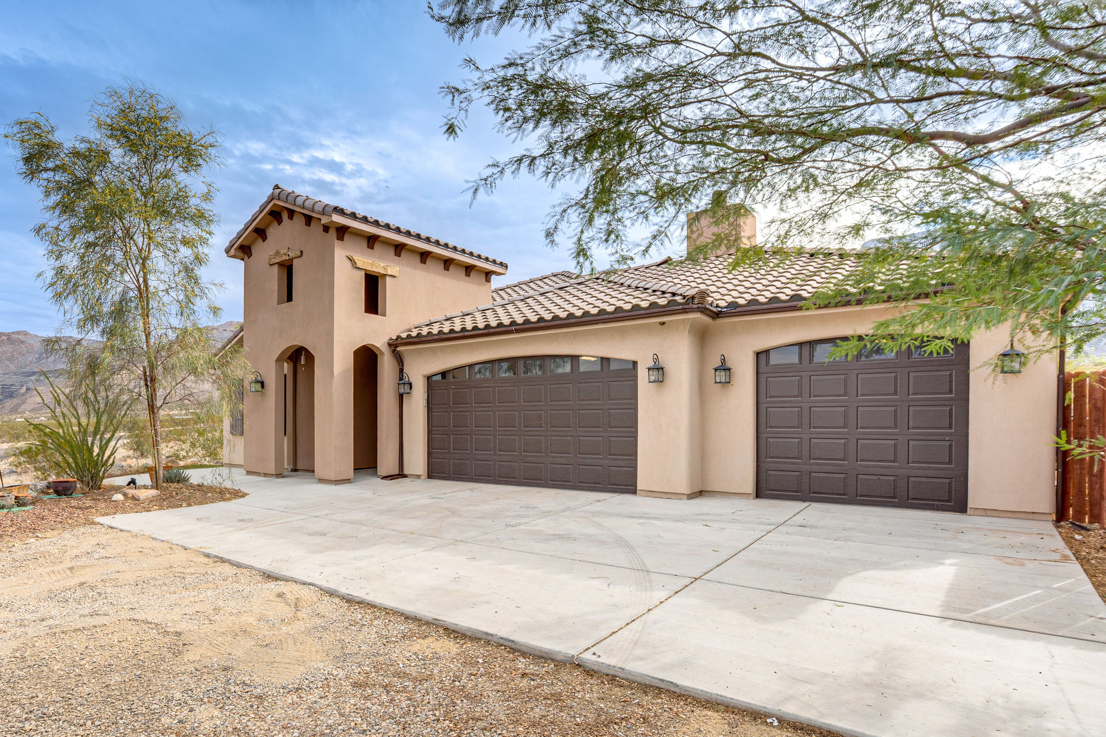 House Exterior | RV Parking