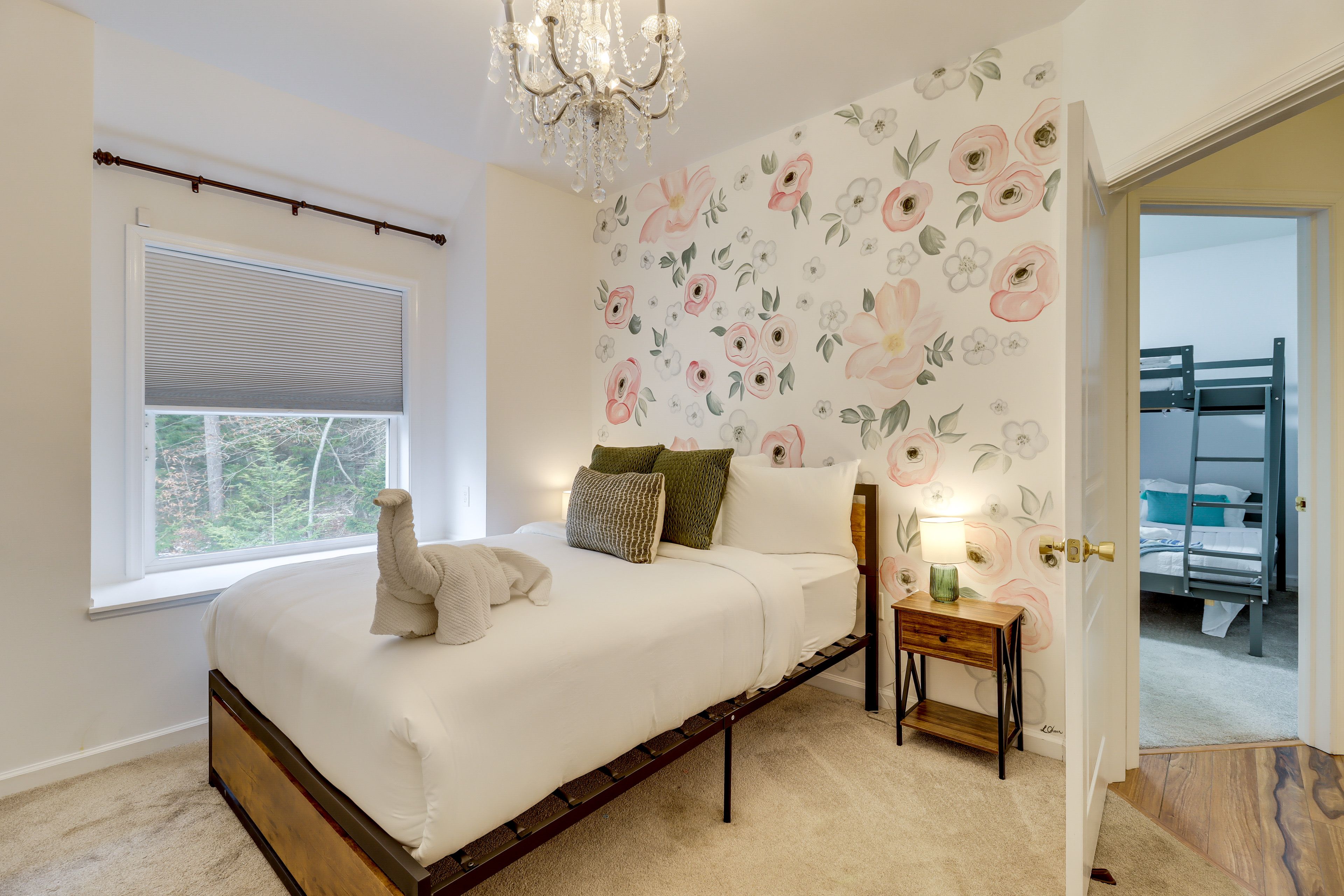 Bedroom 2 | Queen Bed