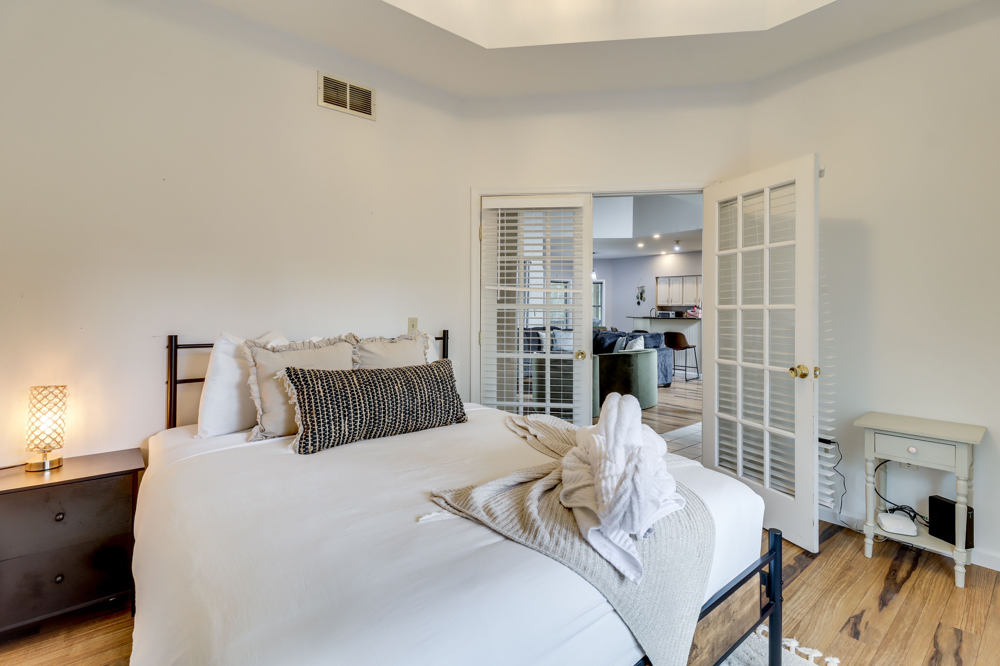 Bedroom 1 | Queen Bed | Linens Provided