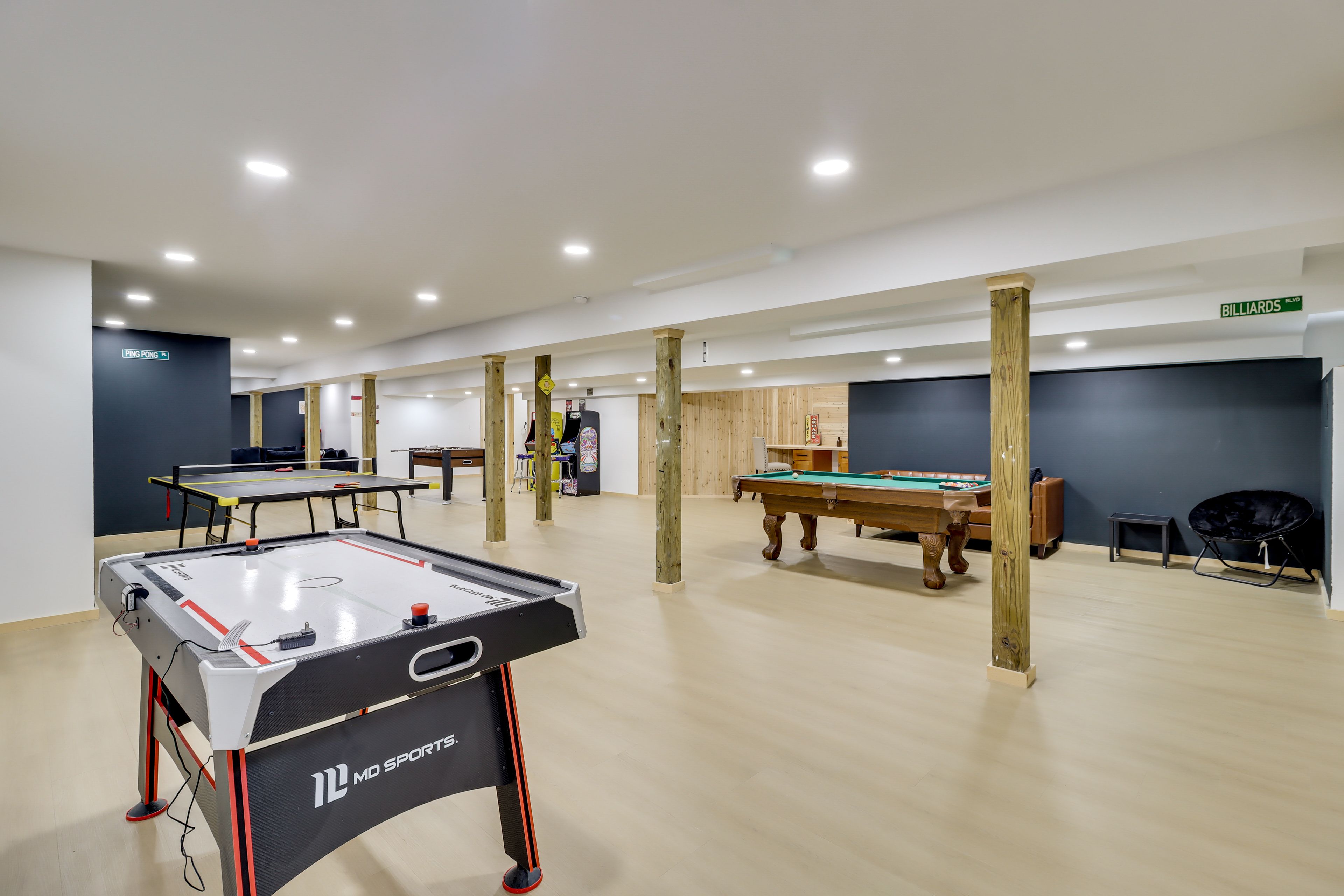 Game Room | Smart TV