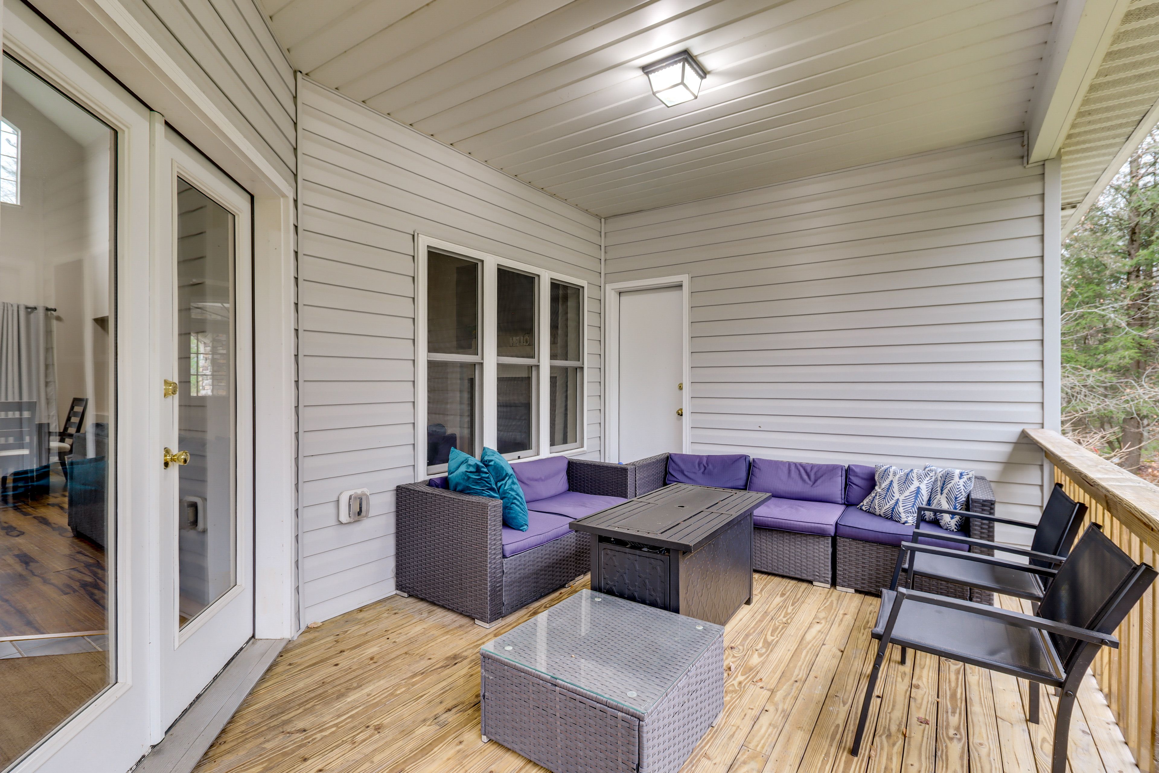 Covered Deck | Charcoal Grill