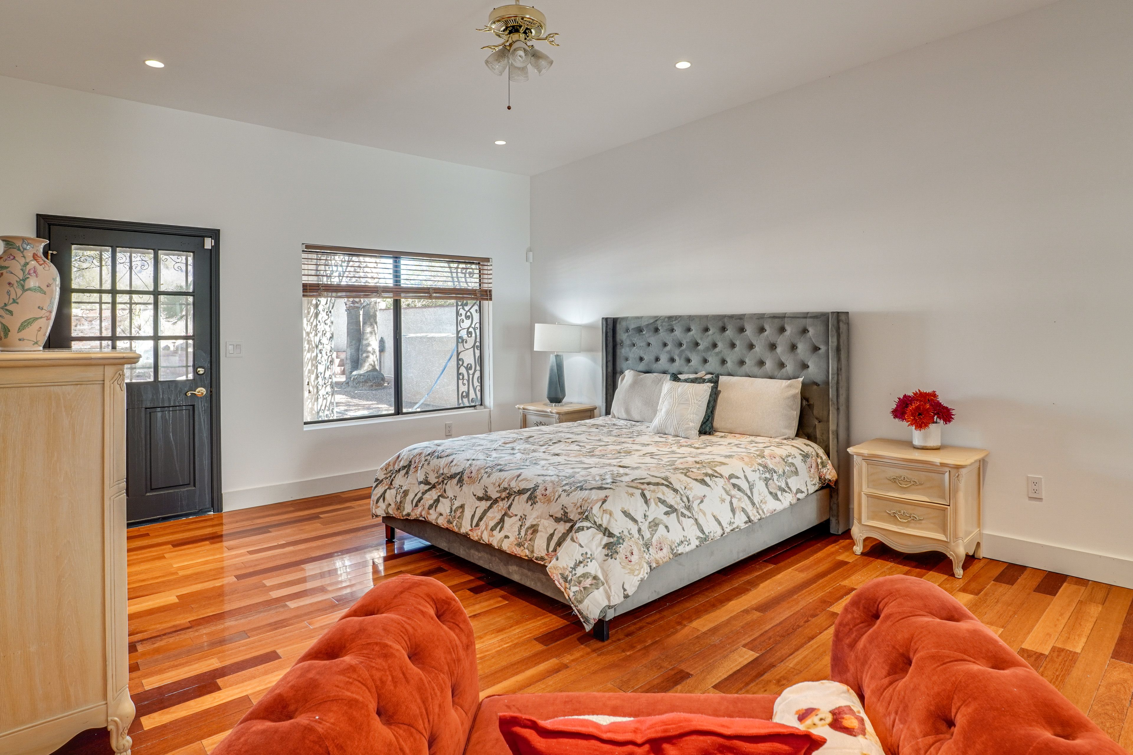 Bedroom 1 | King Bed | En-Suite Bathroom