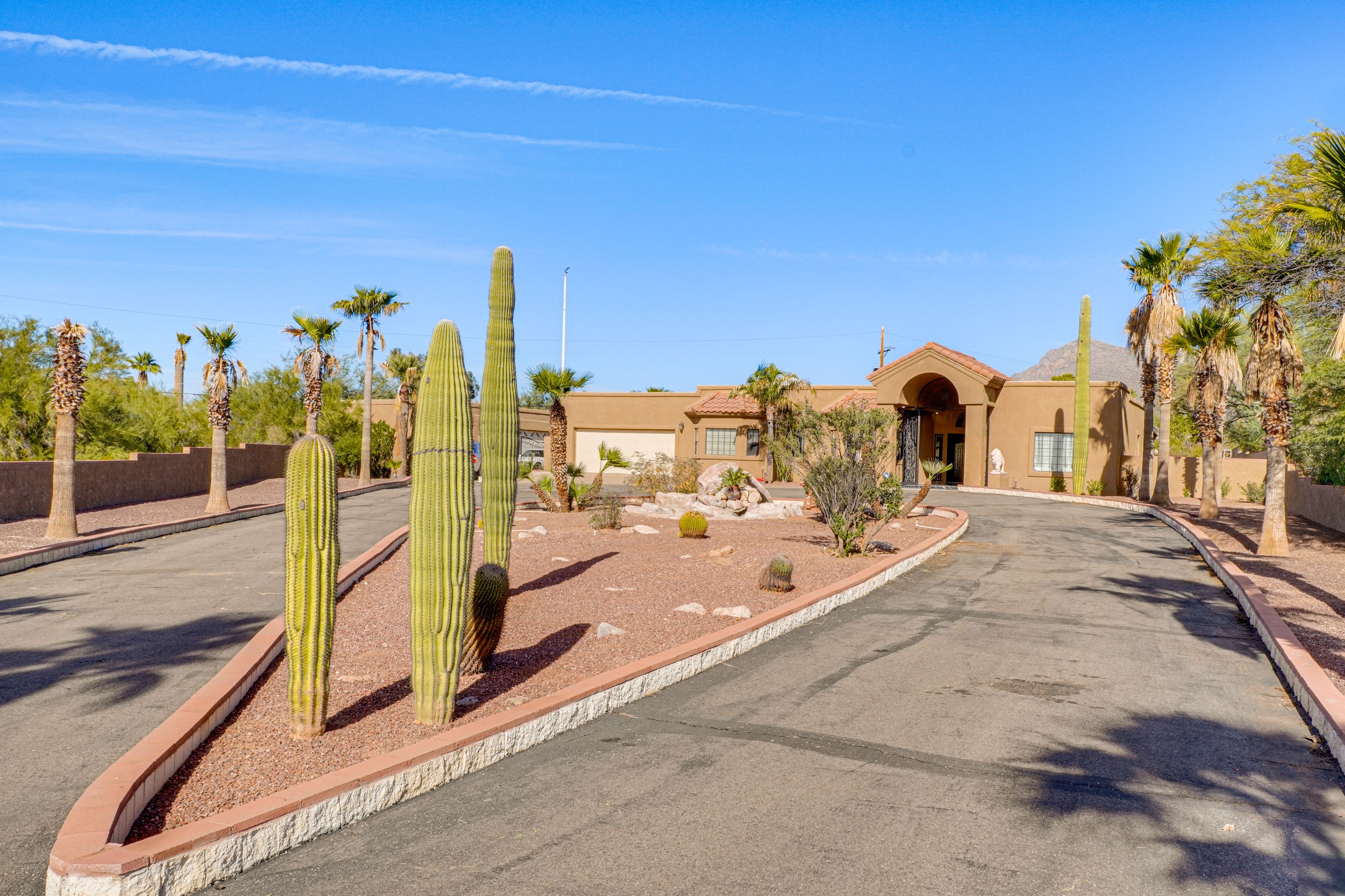 Parking | Driveway (10 Vehicles)