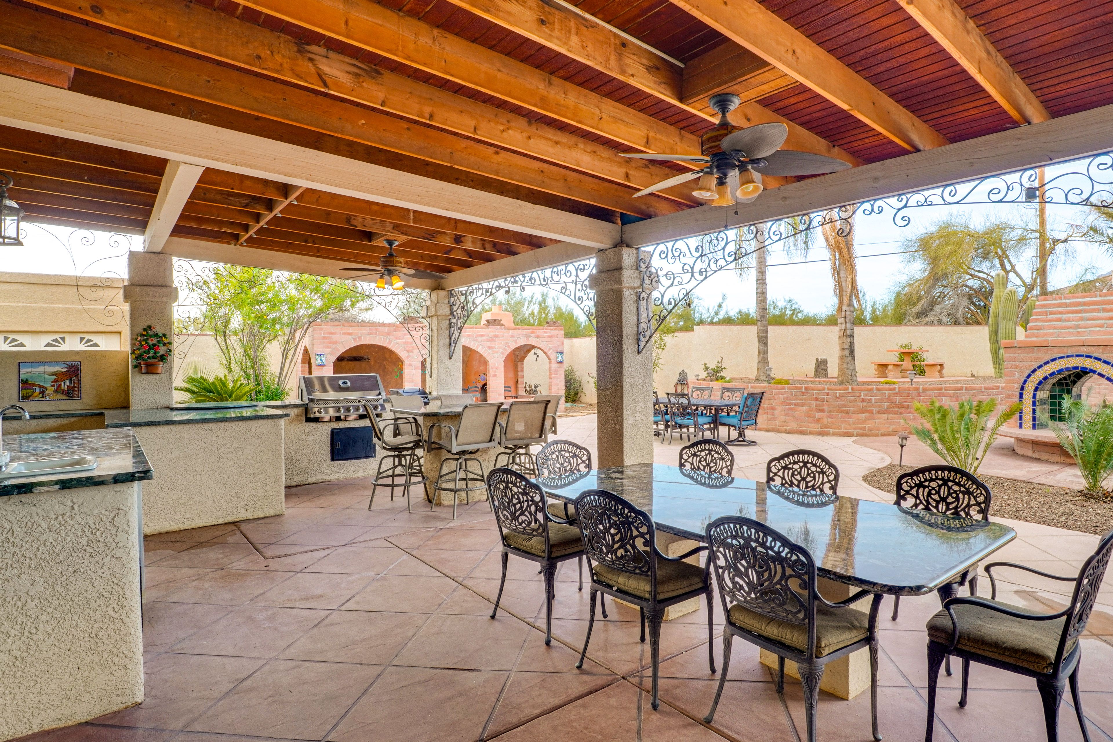 Covered Patio | Gas Grill | Outdoor Dining