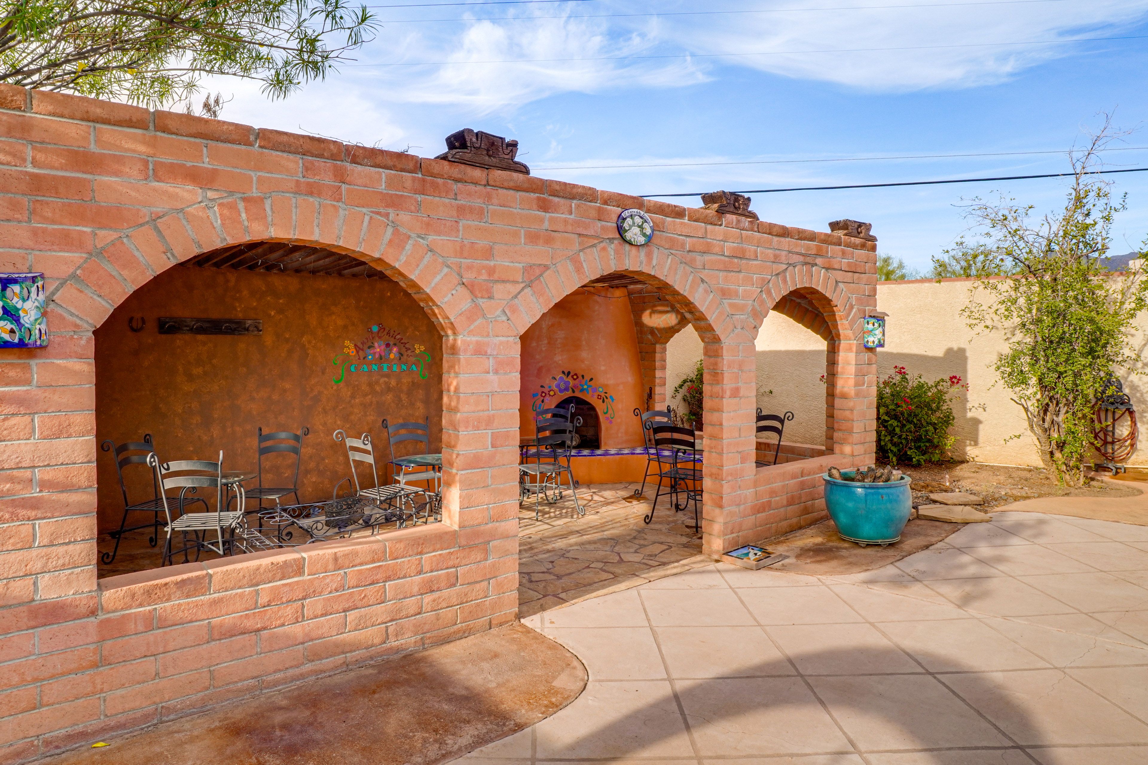 Covered Outdoor Seating | Fireplace