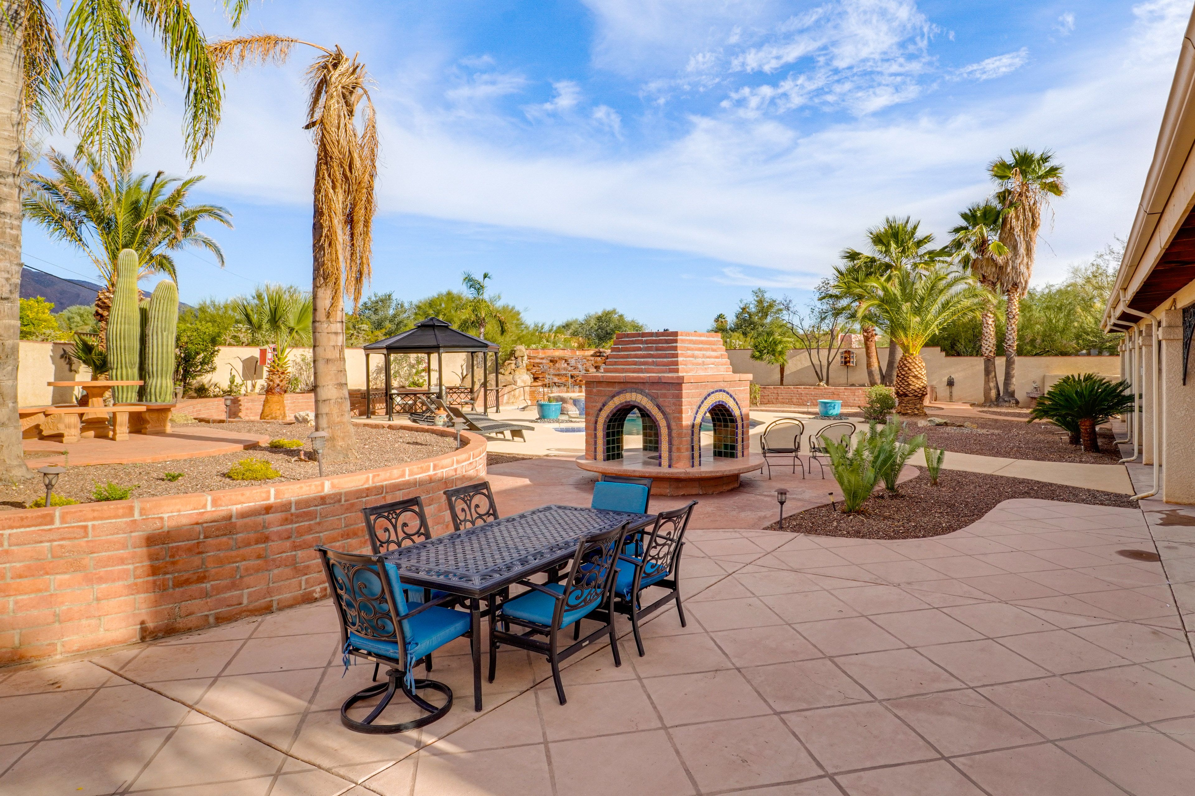 Private Backyard | Outdoor Seating