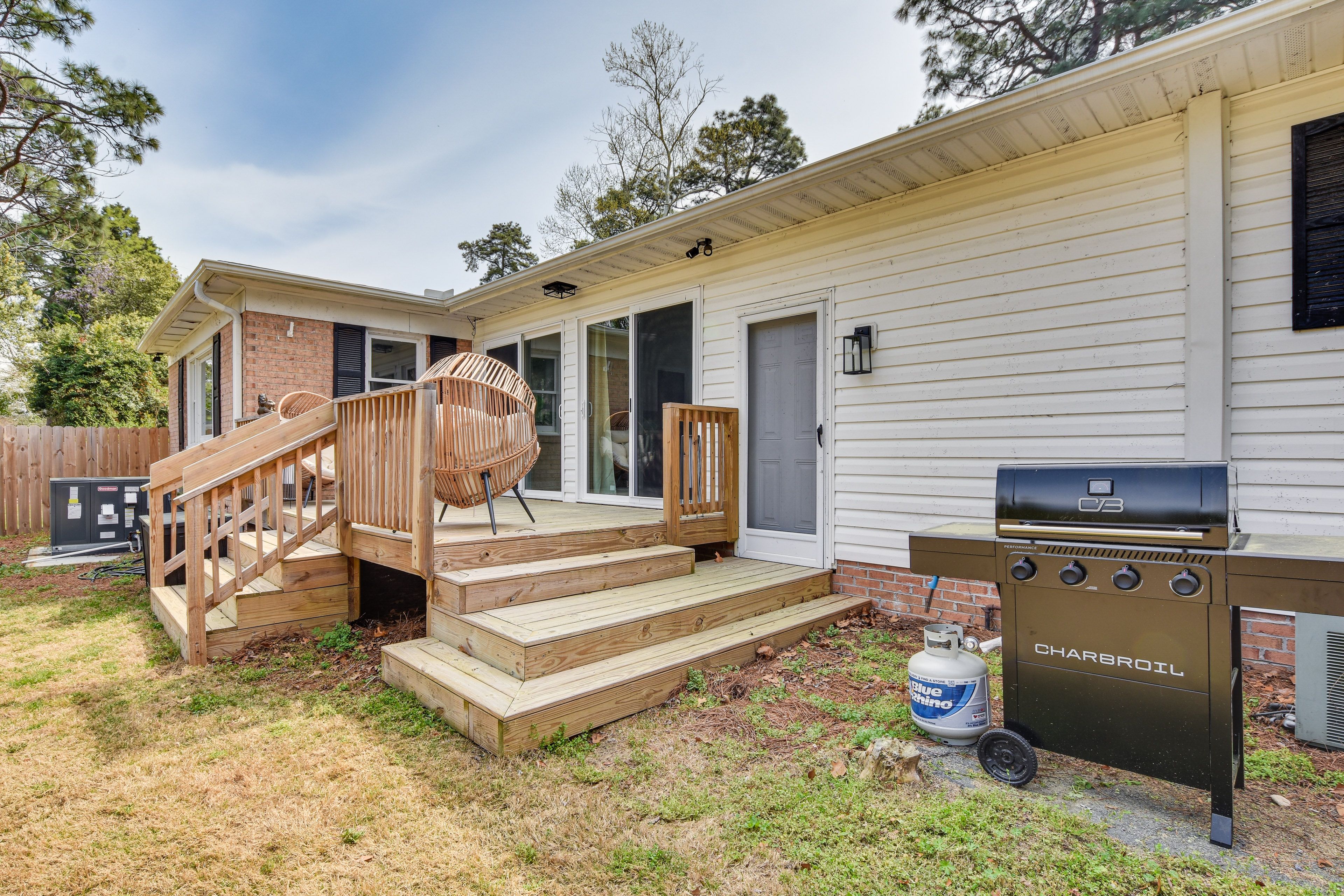 Furnished Deck | Gas Grill