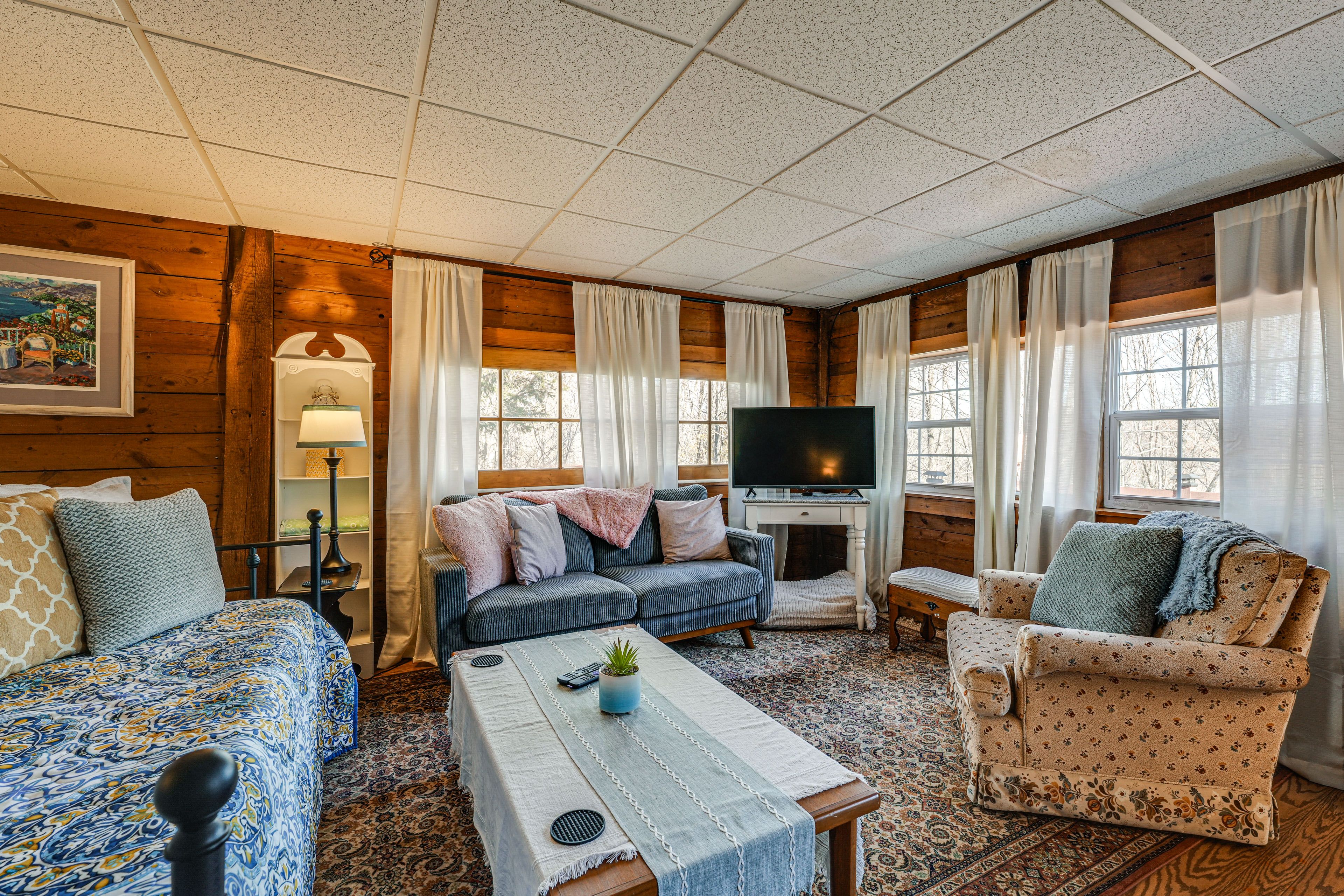 Limerick Vacation Rental | Studio | 1BA | 500 Sq Ft | Steps to Enter